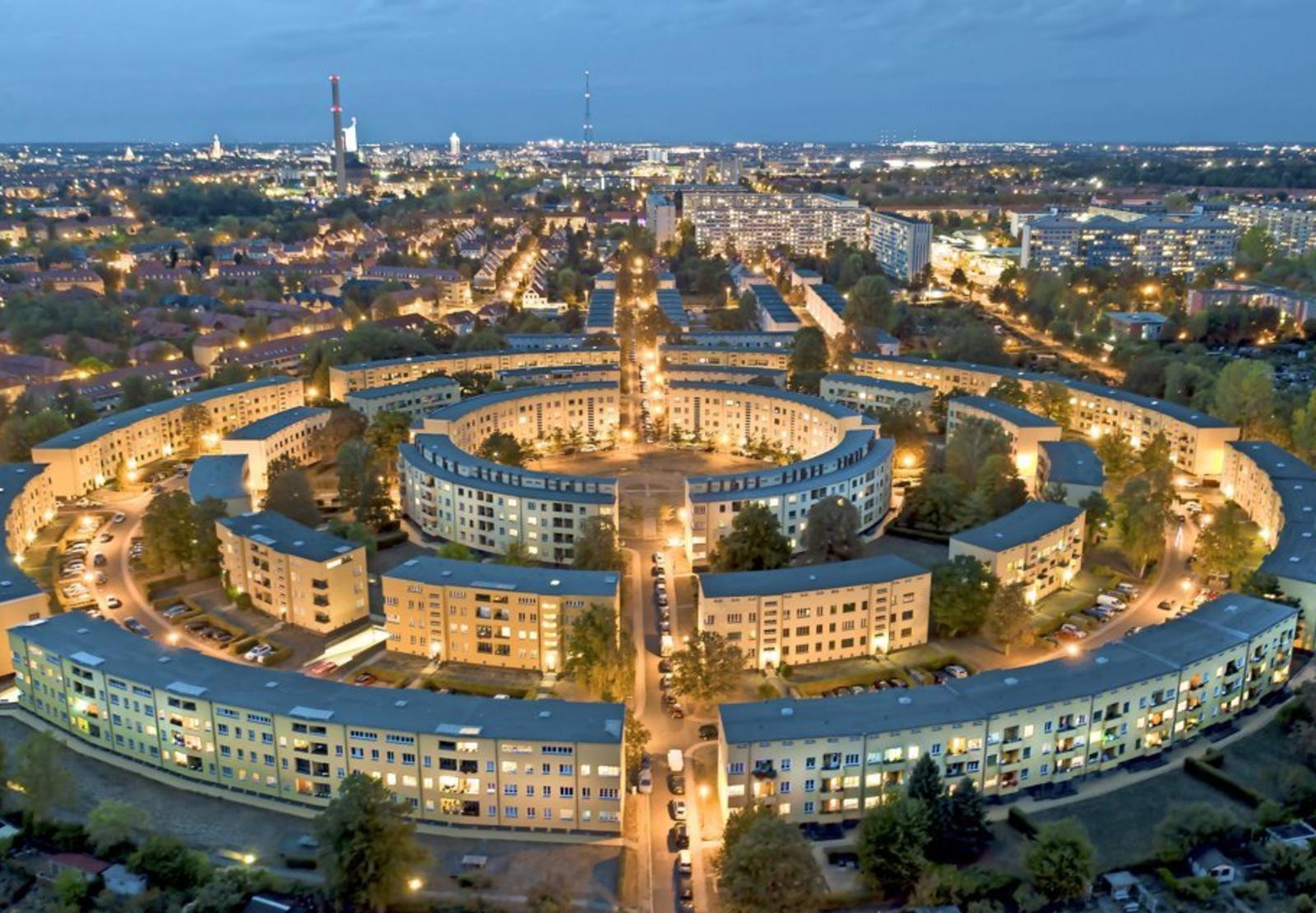 I've seen the round apartment buildings in Moscow and show you the