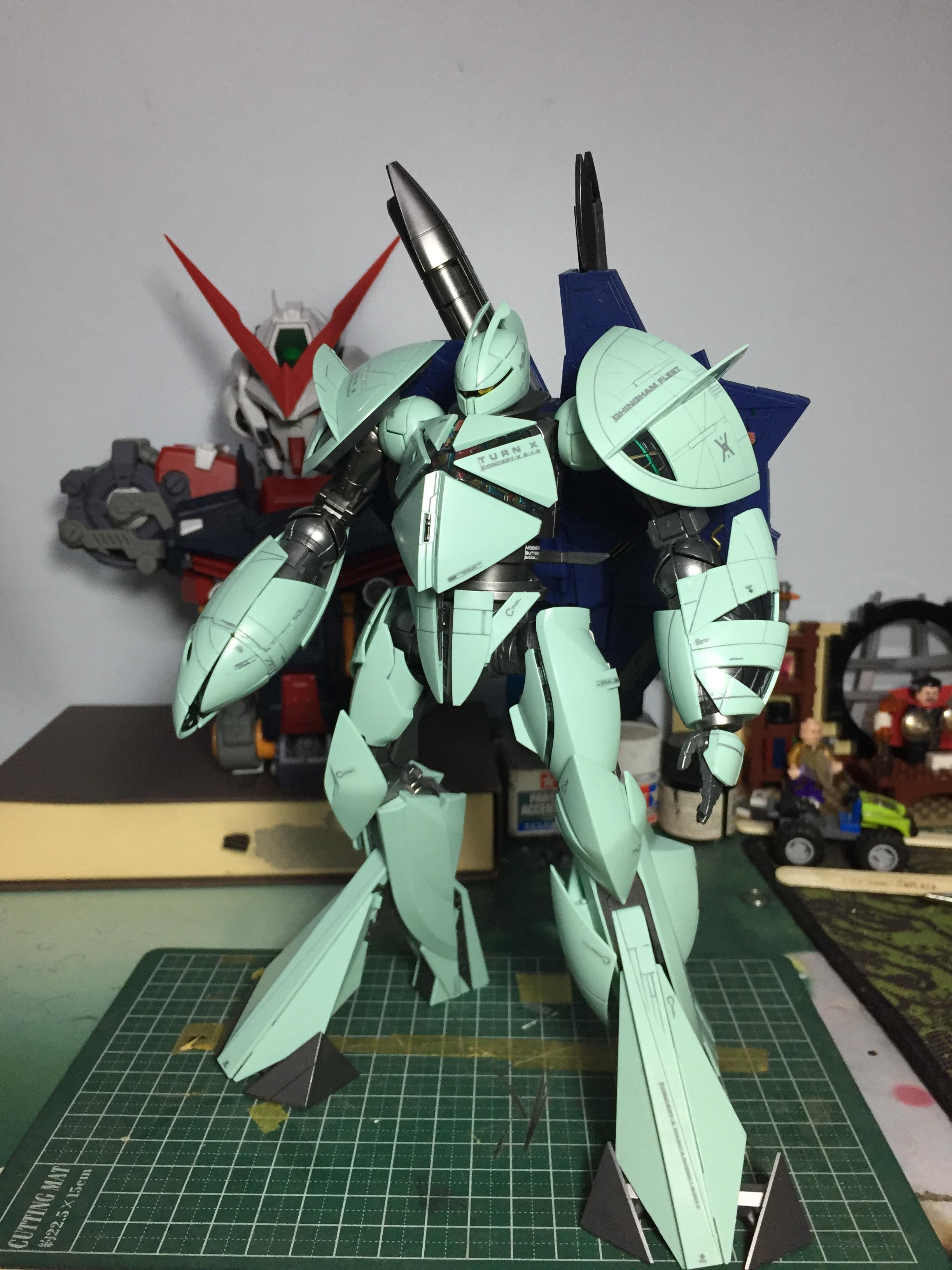 The decal design on this kit is unique r/Gunpla