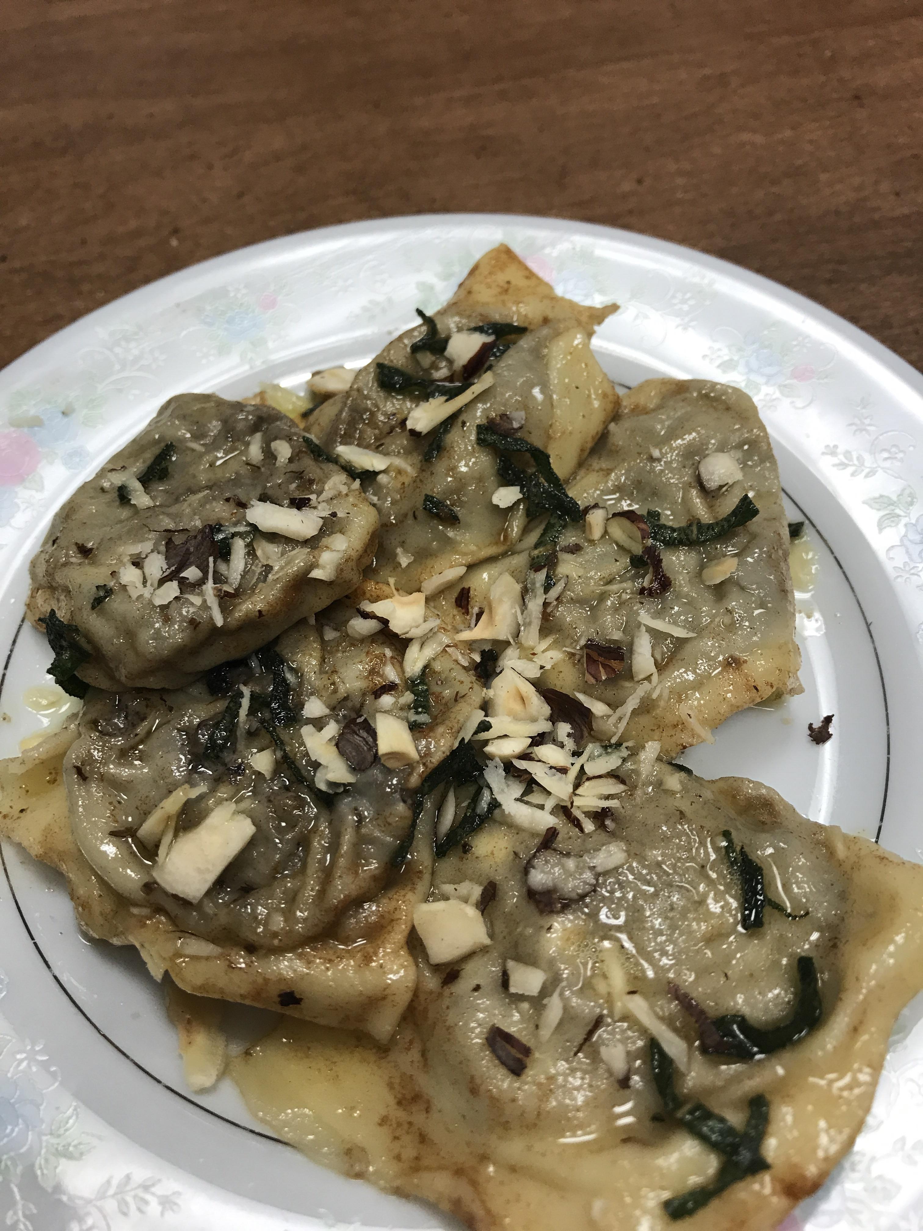 [Homemade] Mushroom Ravioli, Brown Butter Sage Sauce and Crushed