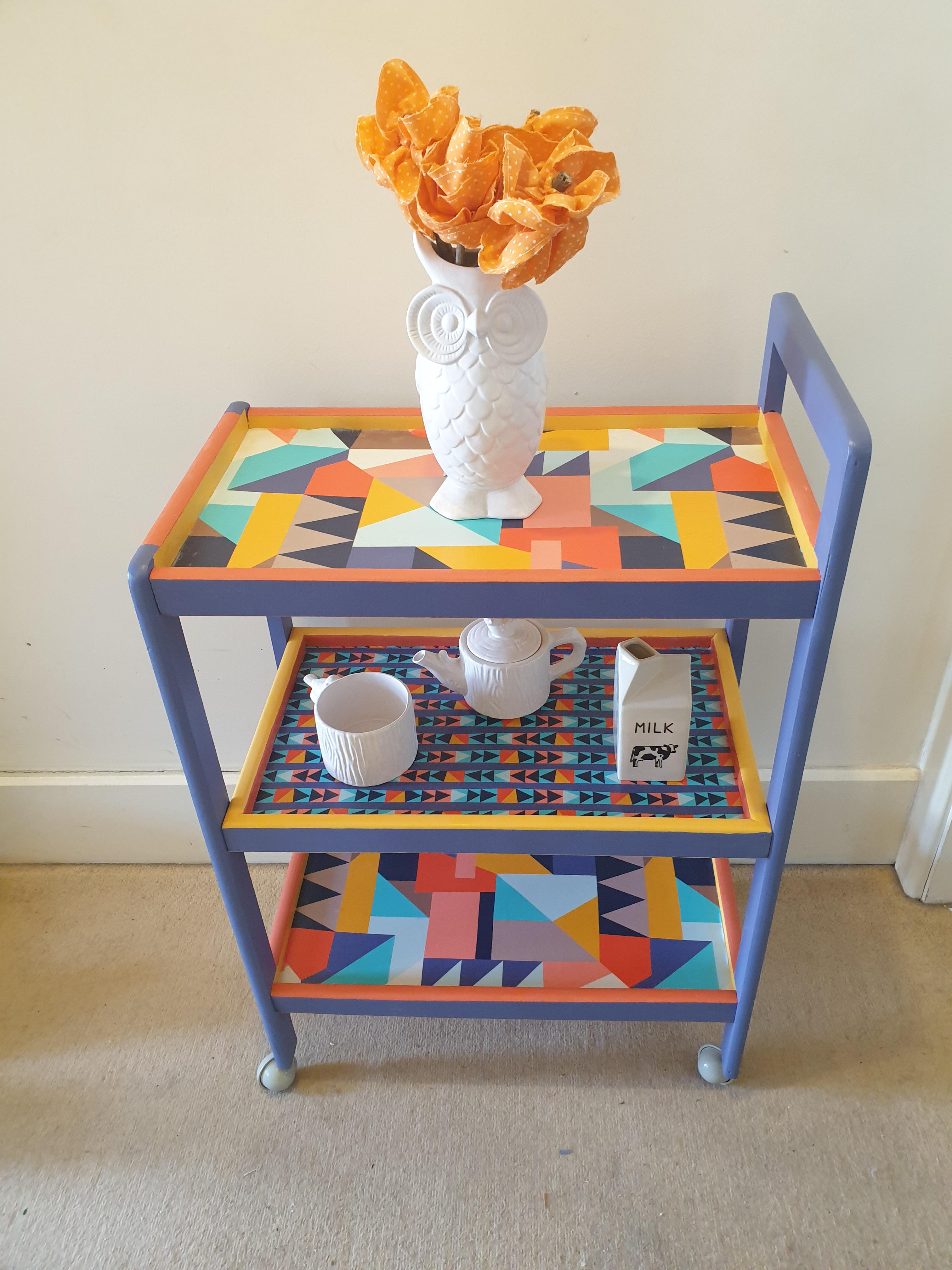 Knitting with VHS tape turning favourite Films and Shows into Bags