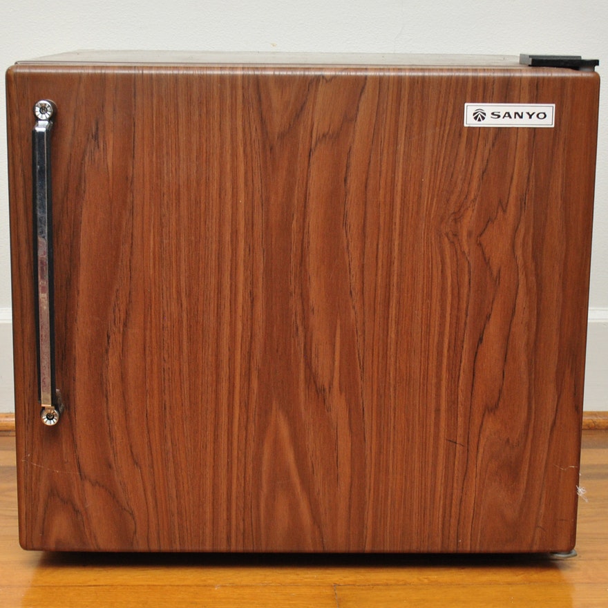 Sanyo SR48011 MiniFridge r/sanyo