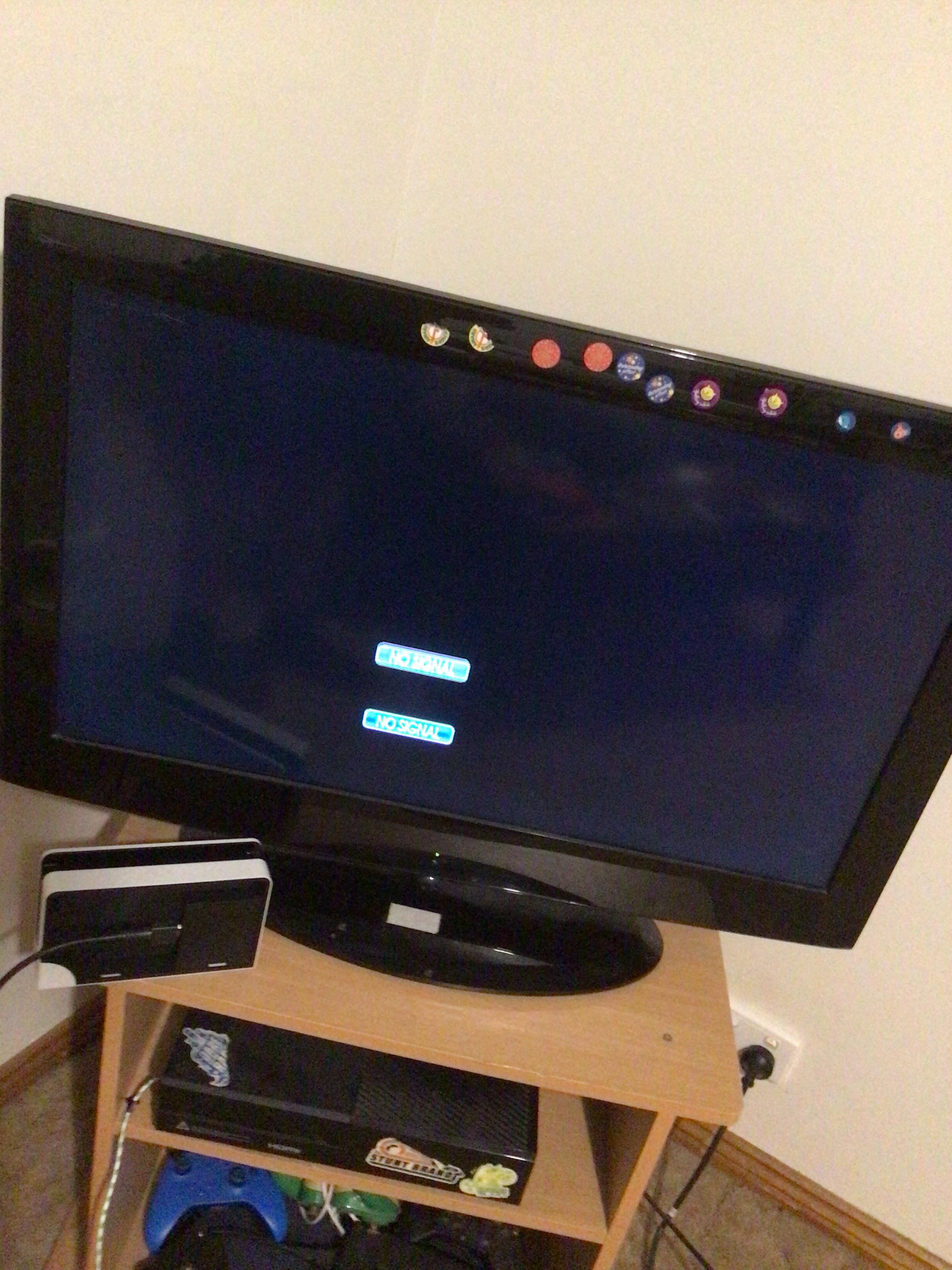 Um hi new here but how do I fix my tv I’ve looked it up and nothing’s