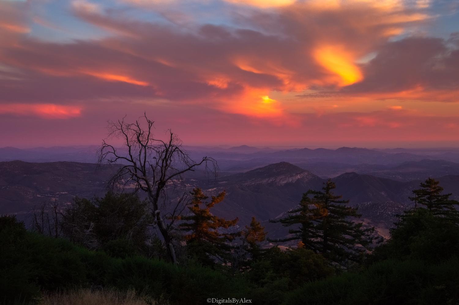 Epic Sunset on Palomar Mountain, San Diego[1500x994][OC] r/EarthPorn