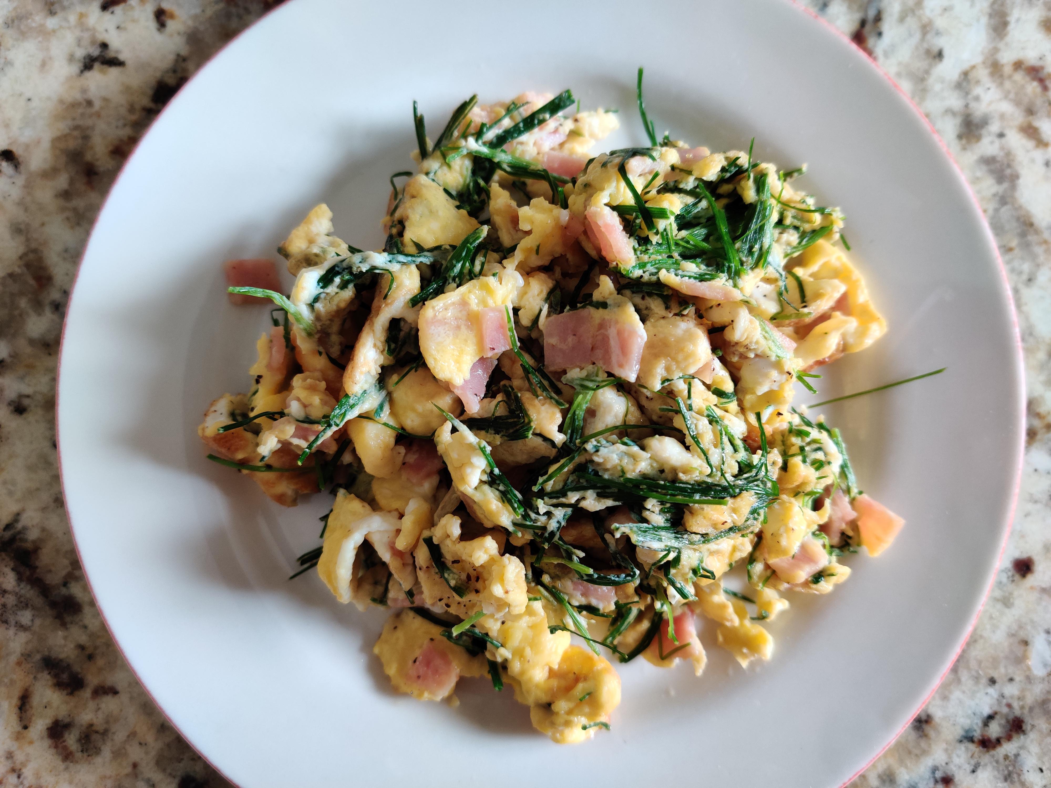 Wild onion scrambled eggs! r/foraging