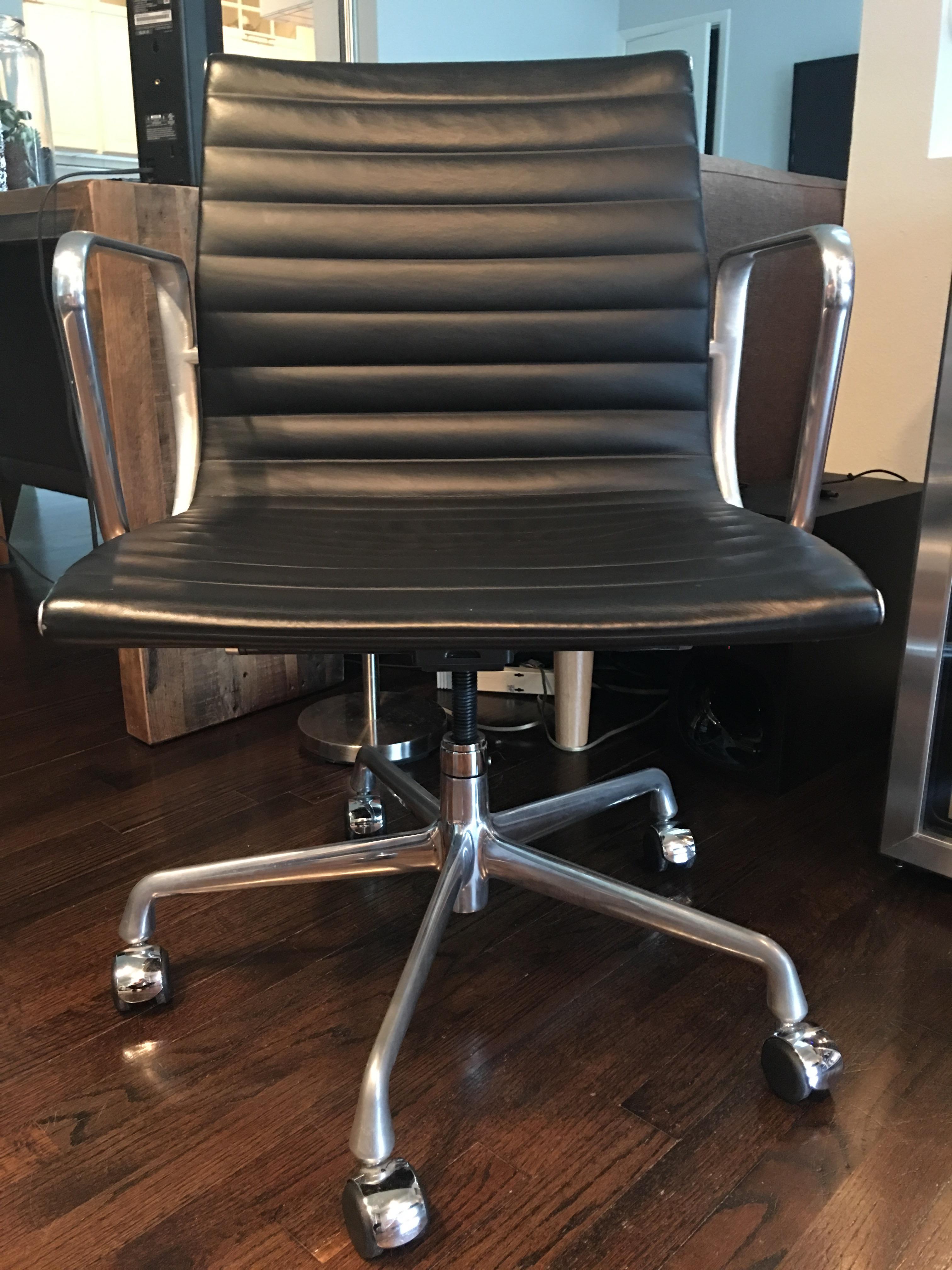 Is my Eames Aluminum Group Management Chair authentic? r/eames