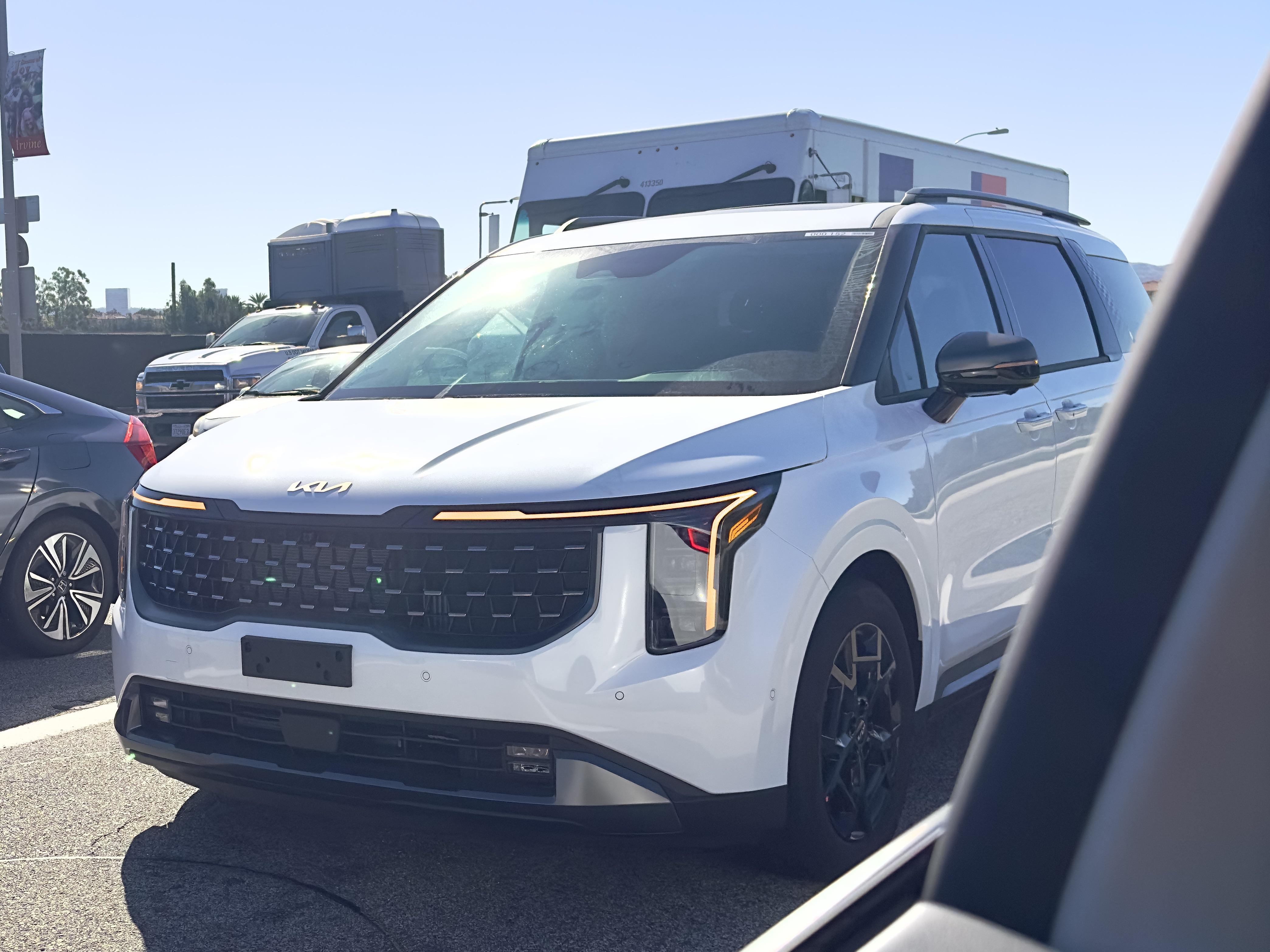 2025 Kia Carnival Hybrid spotted in US r/kia