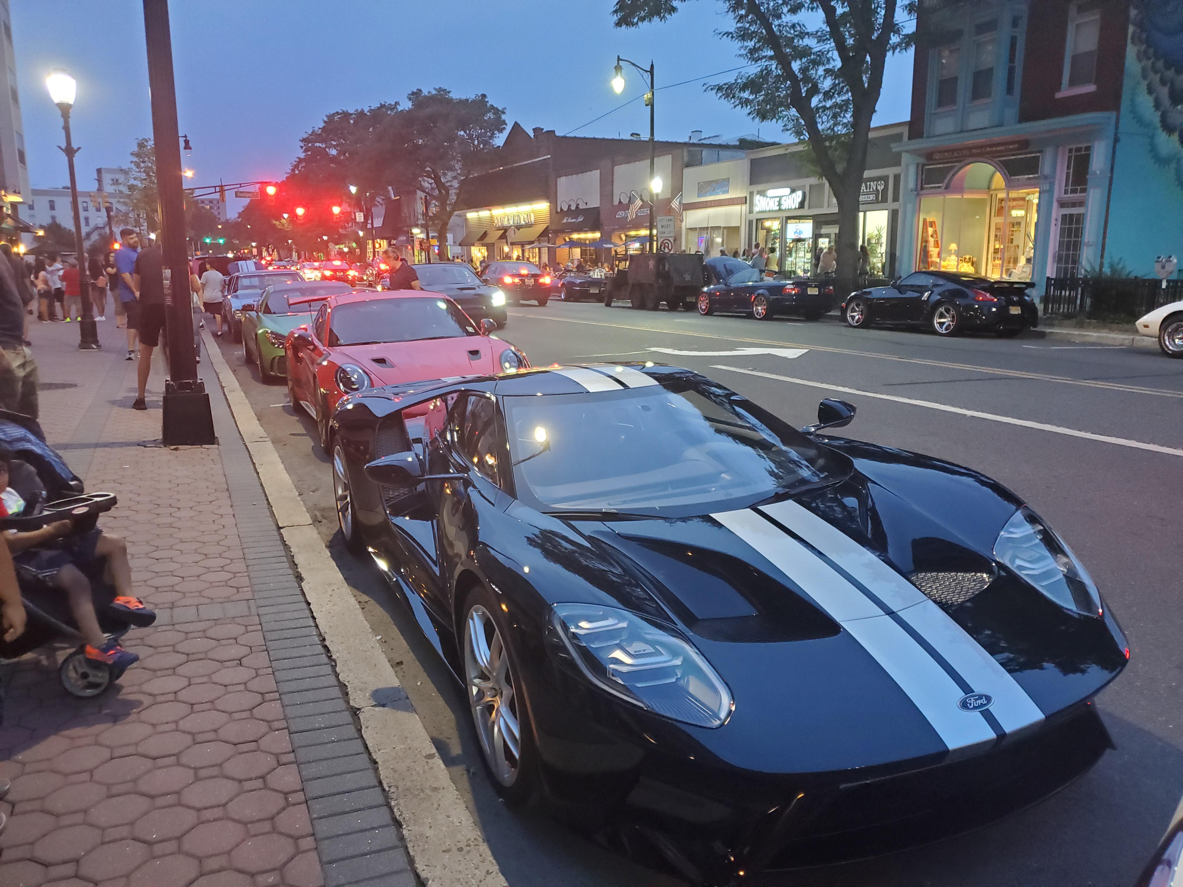 [Ford GT] [Mercedes AMGGTS] [Porsche GT3 RS] at Somerville friday night car show r/spotted
