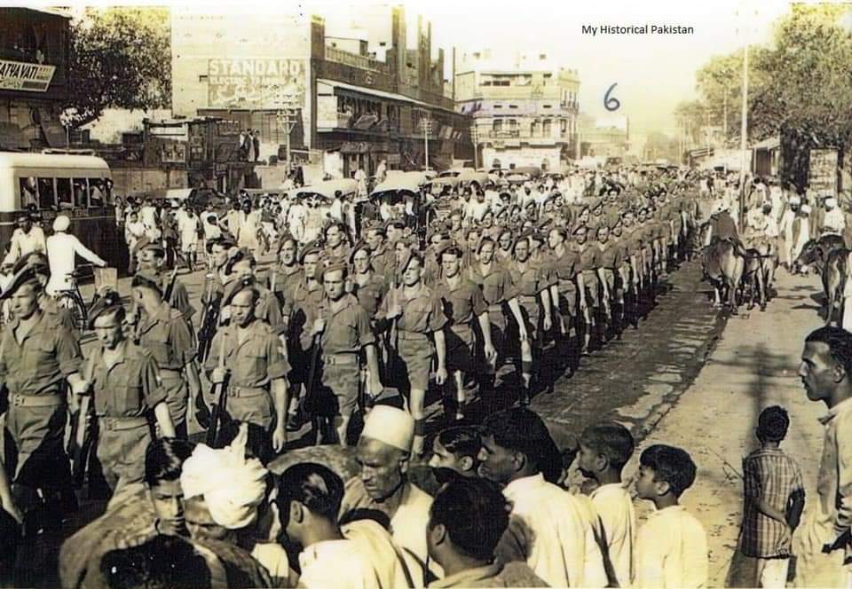 British Soldiers Passing through Lahore's street in 1947 r/pakistan