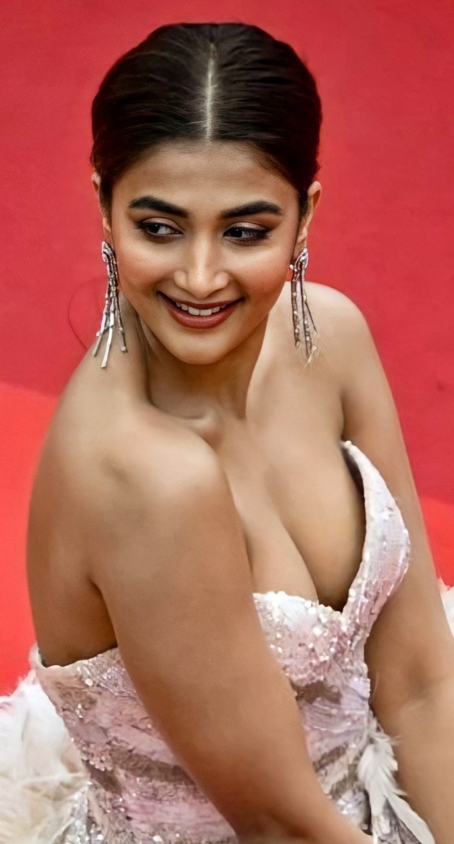 Pooja Hegde boobs 😍🔥 : IndianActressx