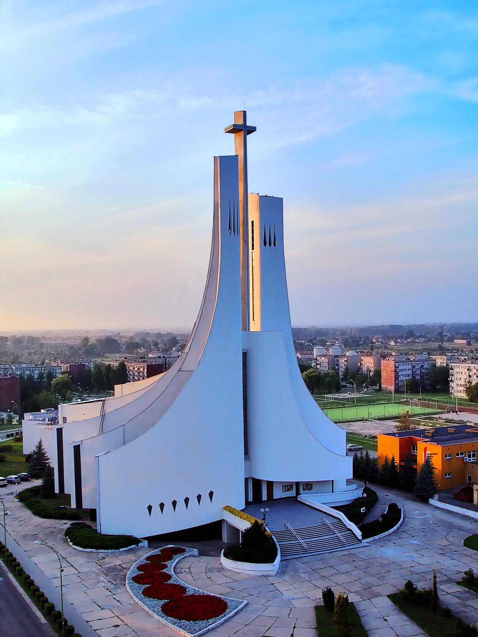 A modern church in Mielec, Poland. r/ArchitecturePorn