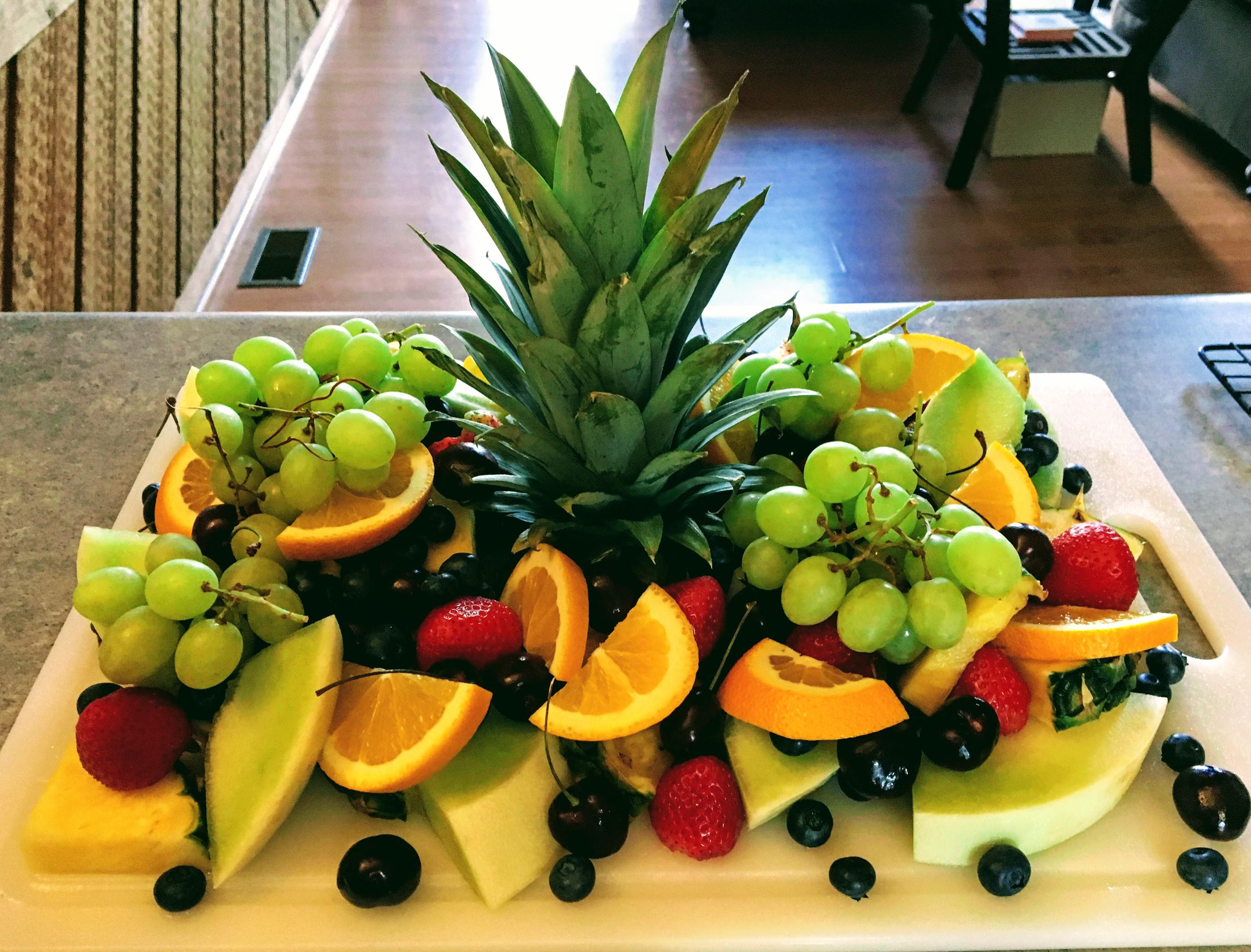Fruit platter for Sunday brunch. r/FoodPorn