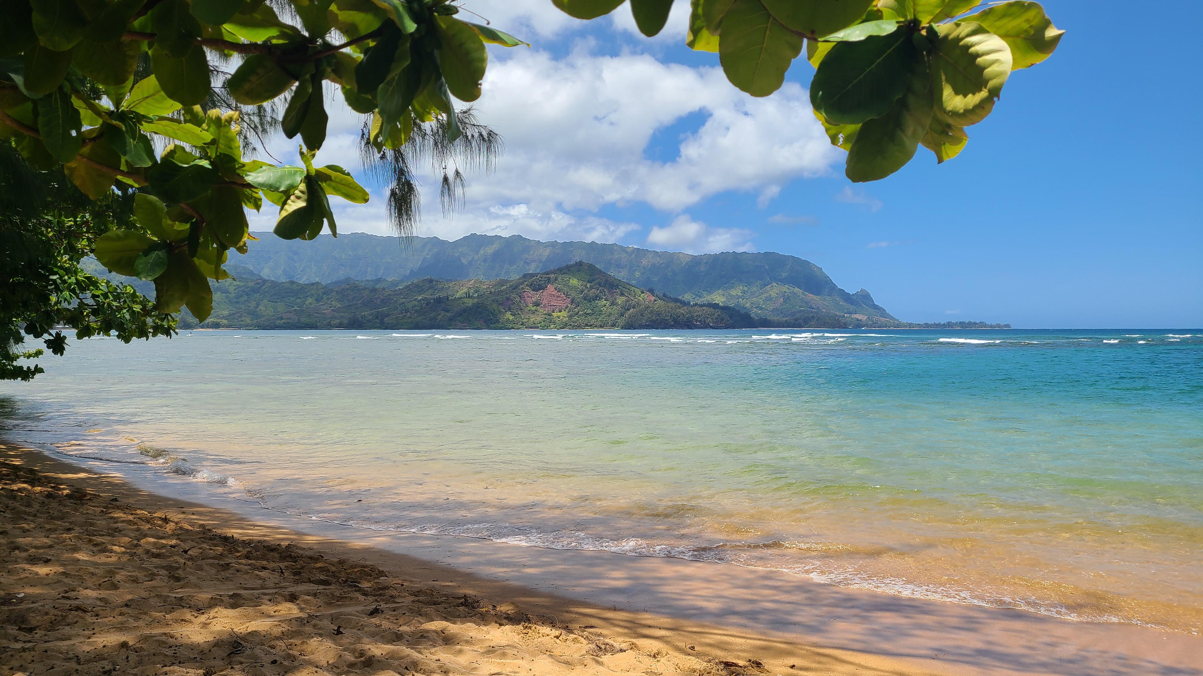 Puu Poa Beach, Princeville, HI [4032x2268] [OC] EarthPorn