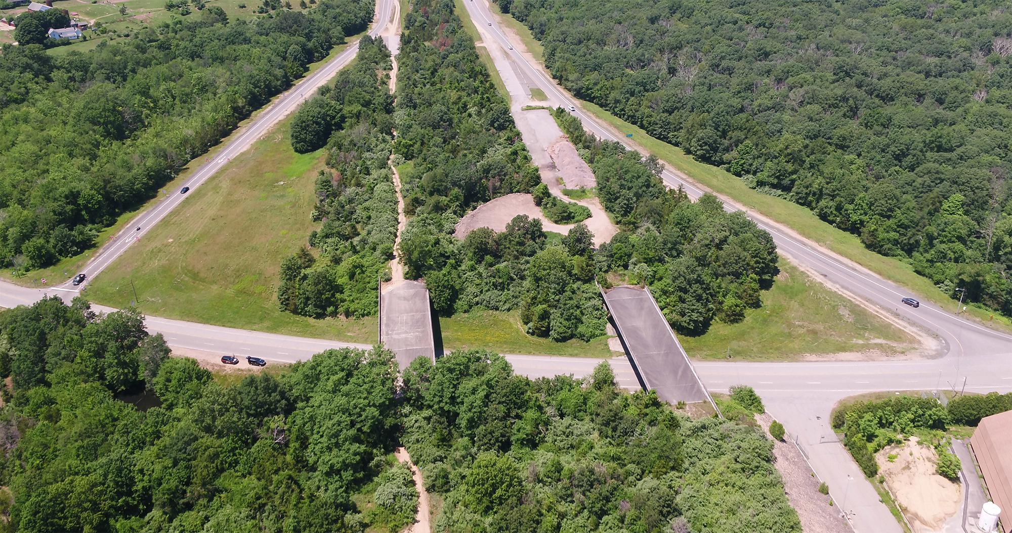 Unused Overpass for CT 11 Salem, Connecticut r/InfrastructurePorn
