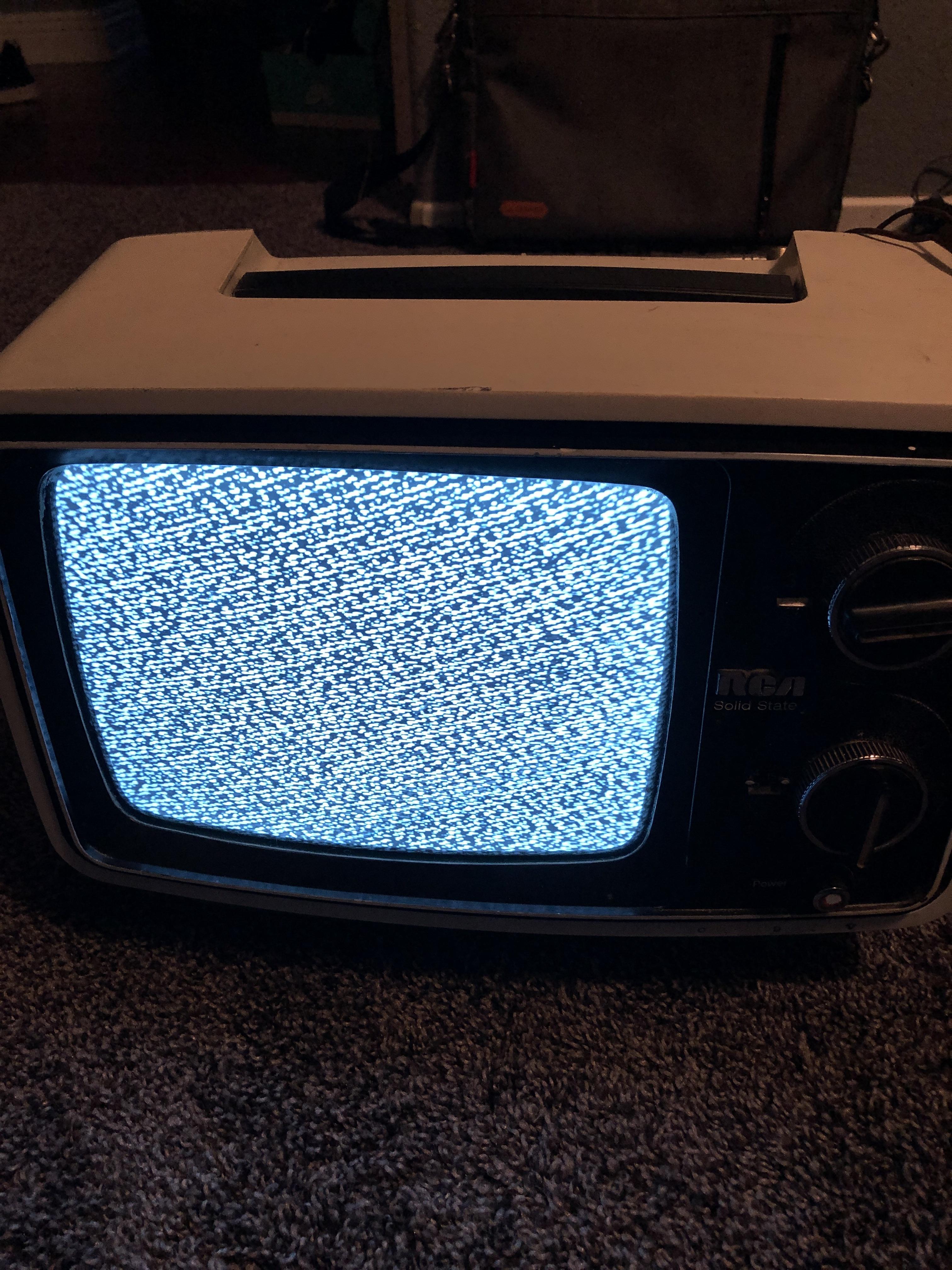 Ahh, a rare rca... 1975 sportable? Went looking in my grandparents