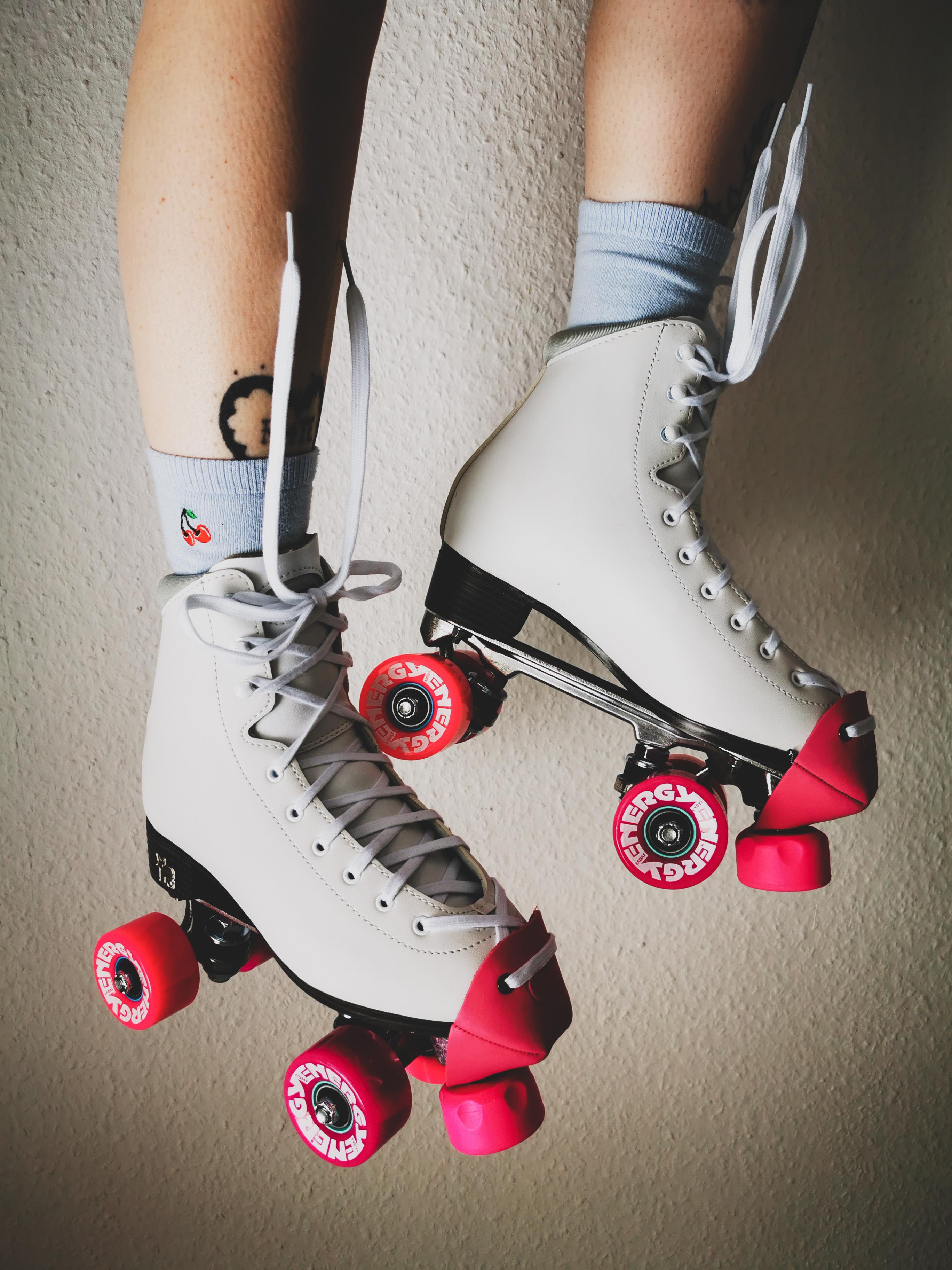 New arrival Rookie Artistic Skate, Radar wheels, Chaya toe stop and