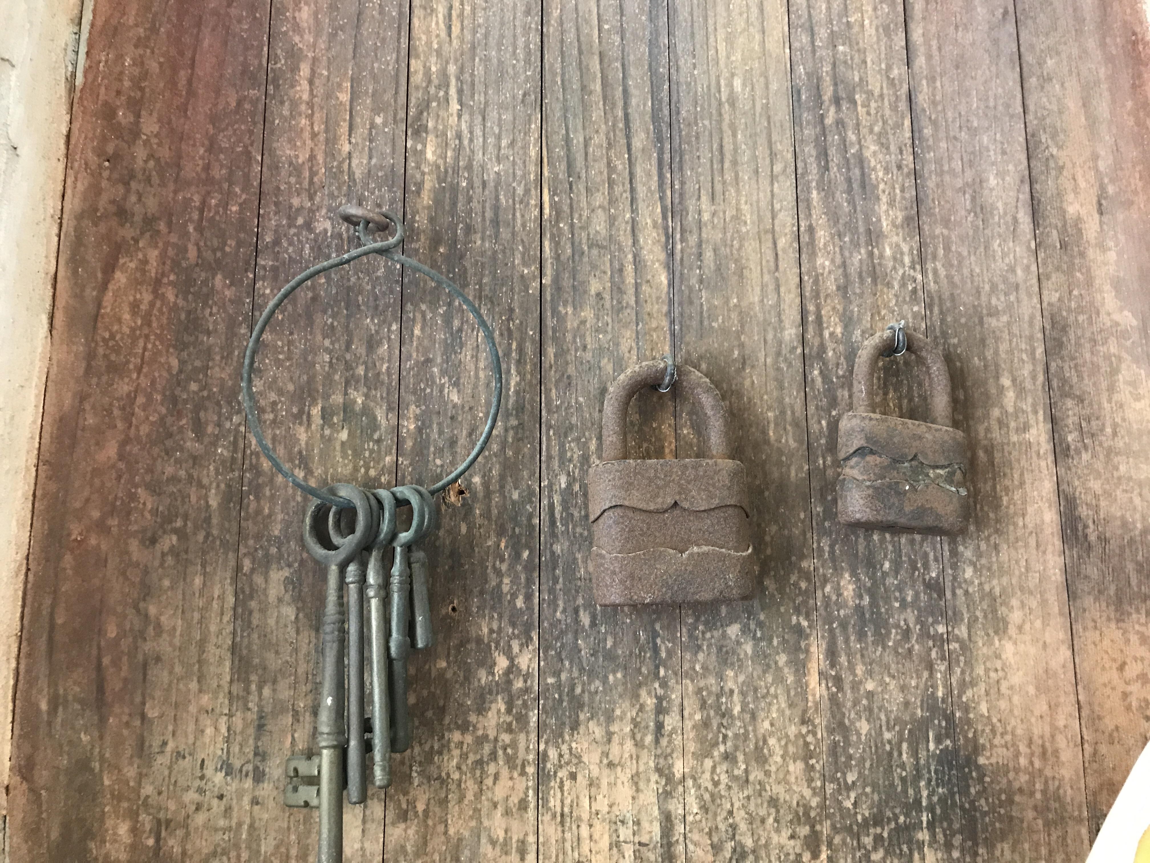 Where might you find these keys and locks? r/WhereInTheDisneyWorld