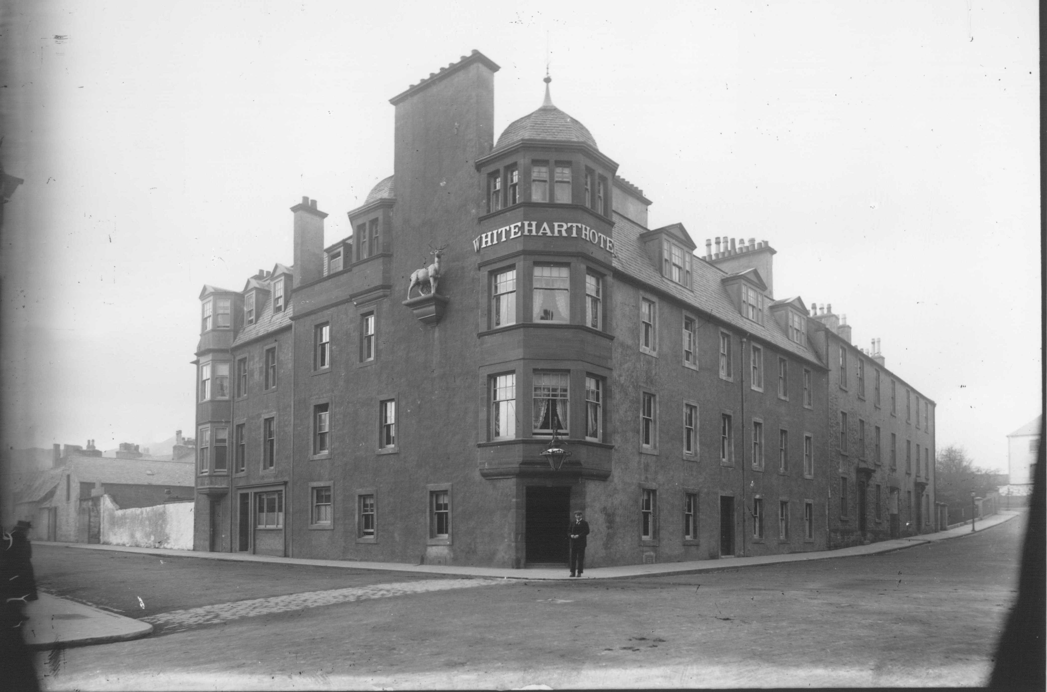 The White Hart Hotel. Corner of Argyll and Castlehill. Campbeltown
