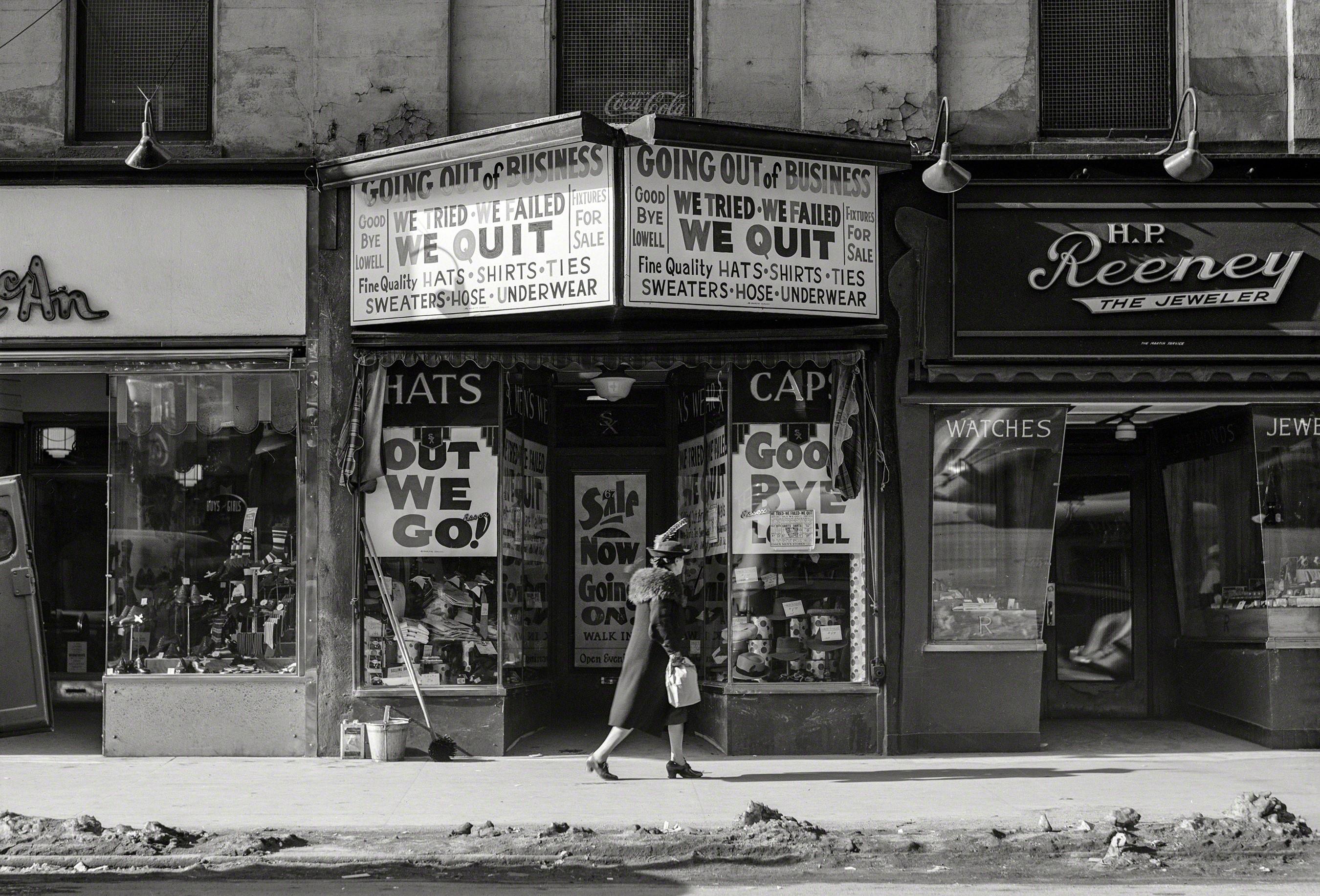 Store going out of business. Lowell, Massachusetts January 1941 r/TheWayWeWere
