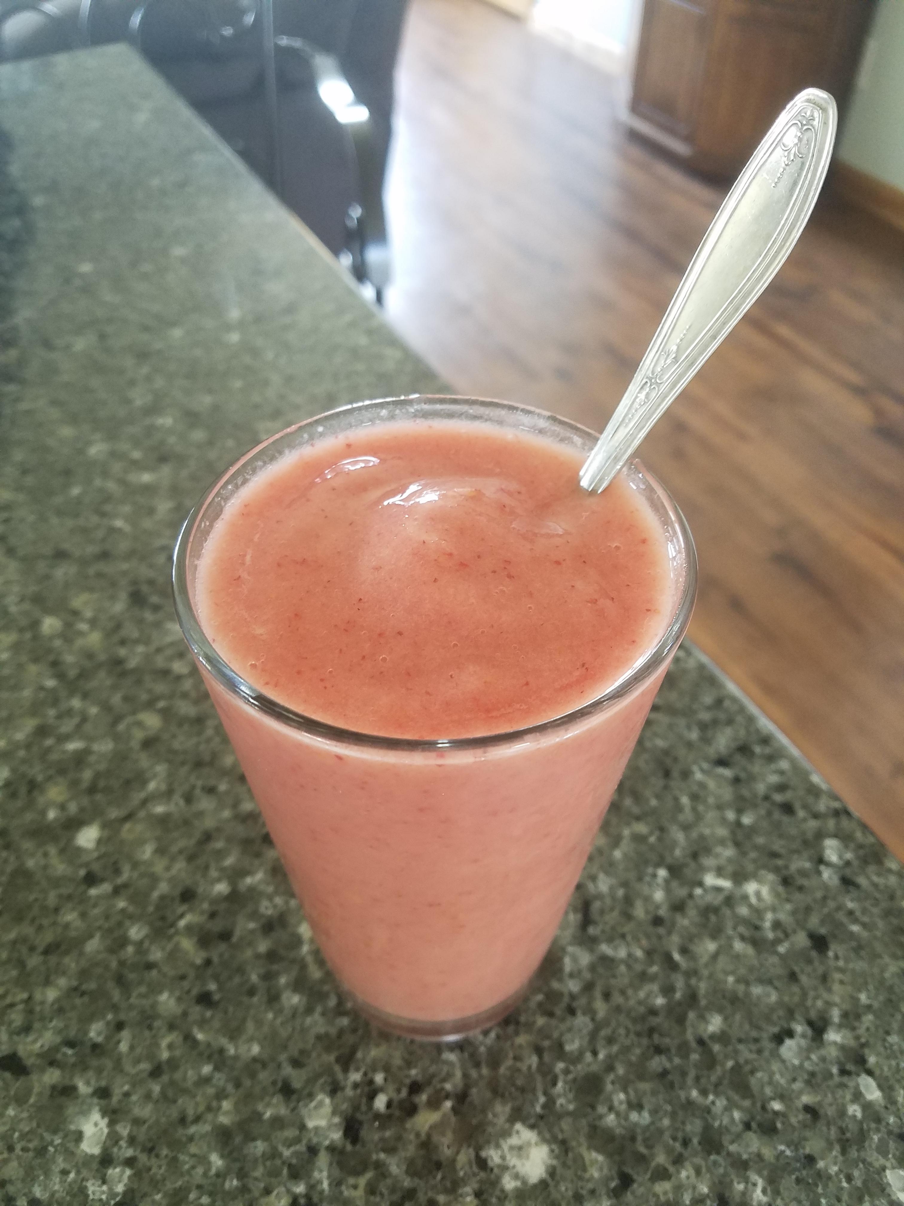 225 Calories of Delicious Summer Smoothie r/1200isplenty