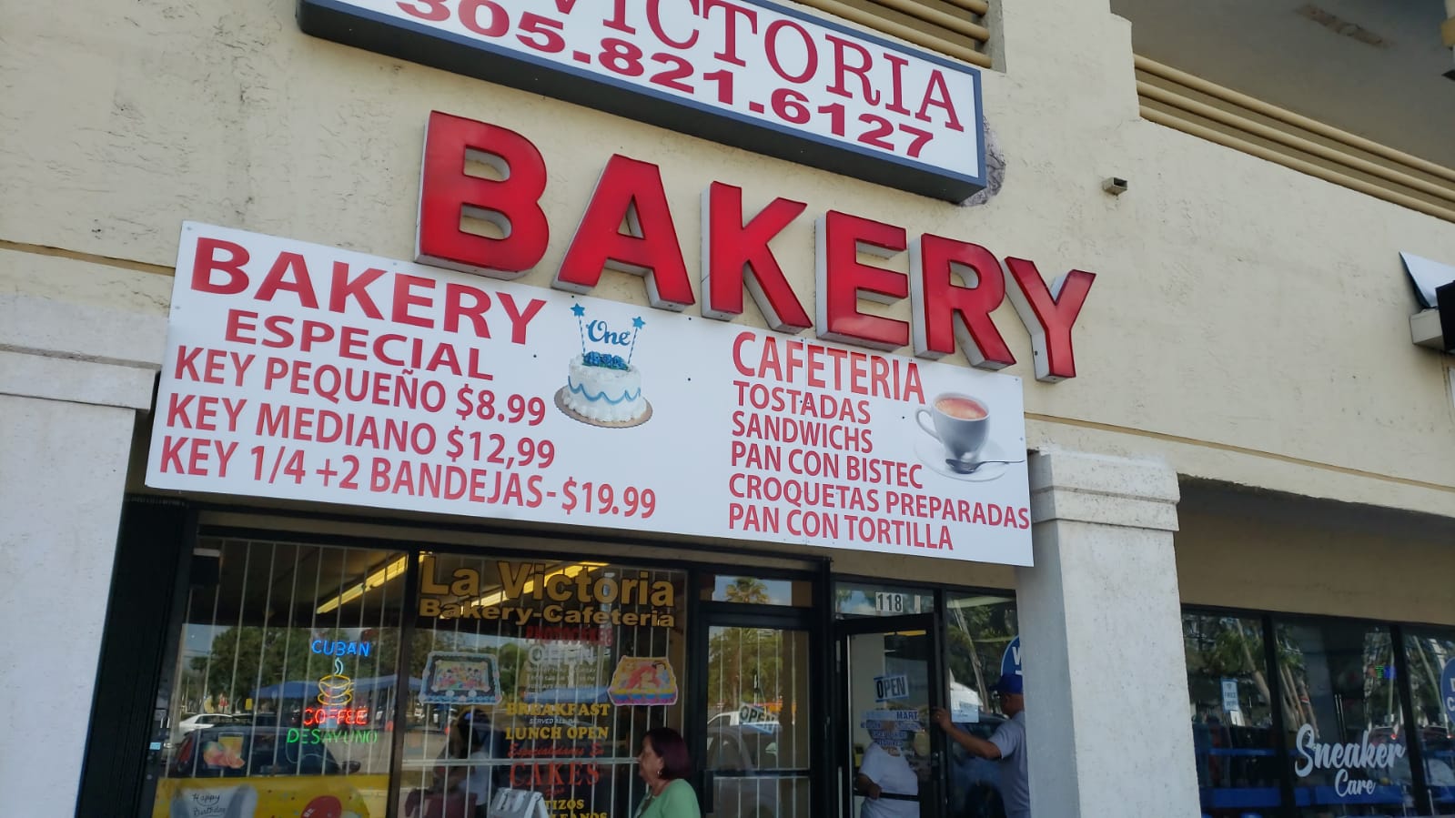 This bakery in Hialeah wrote 'Key' instead of cake. r/Miami