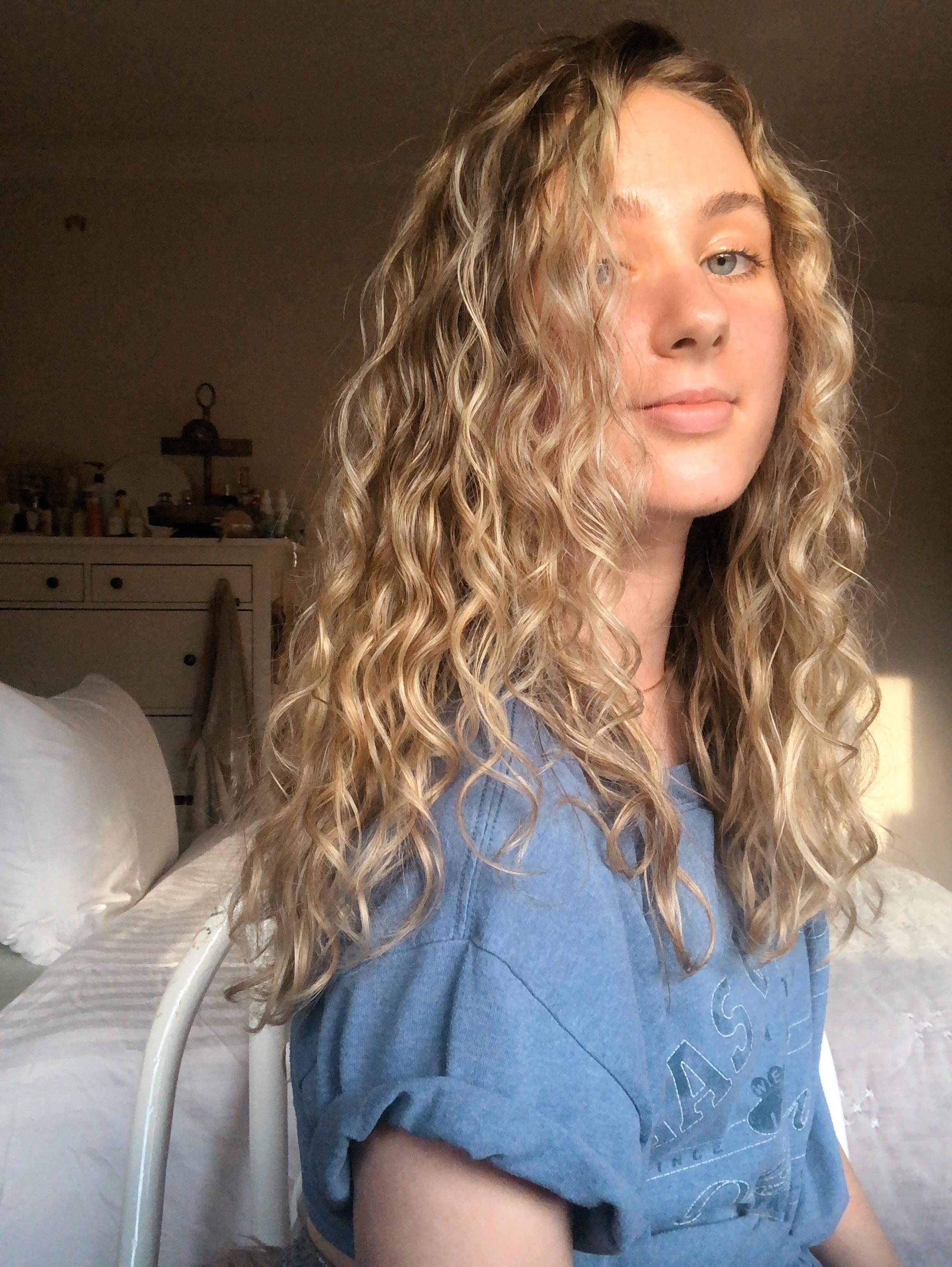 I’m really just trying to make my hair look like delicious, salty ramen noodles r/curlyhair