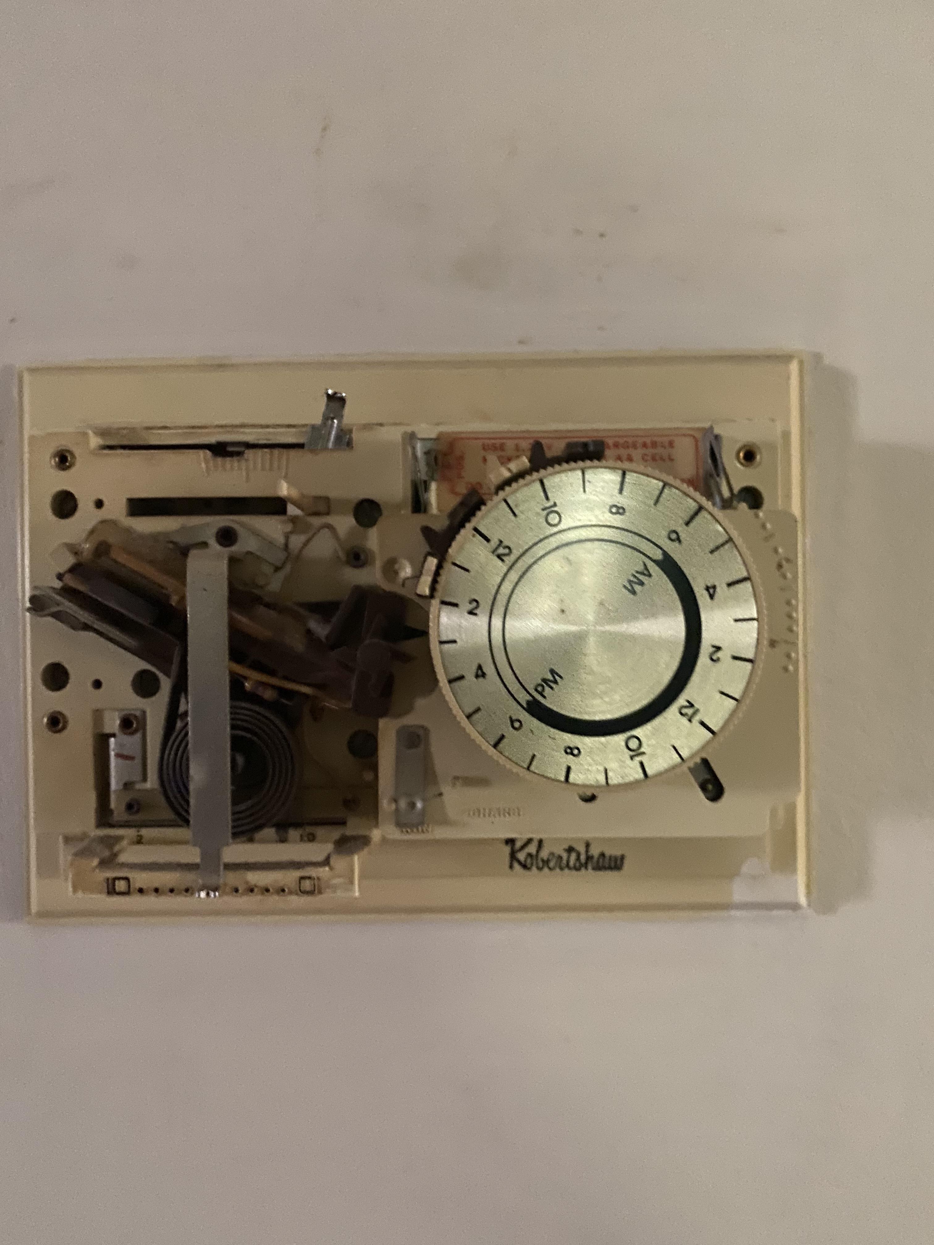 Old Robertshaw tstat, what does lower lever do? r/hvacadvice