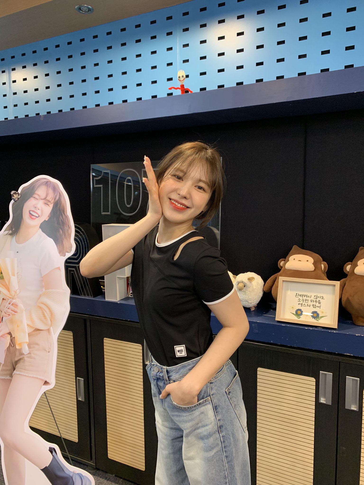 220824 Red Velvet Twitter Update with Wendy r/red_velvet