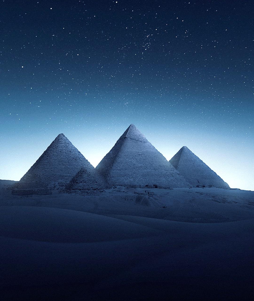 Pyramid of Giza in Night r/pics