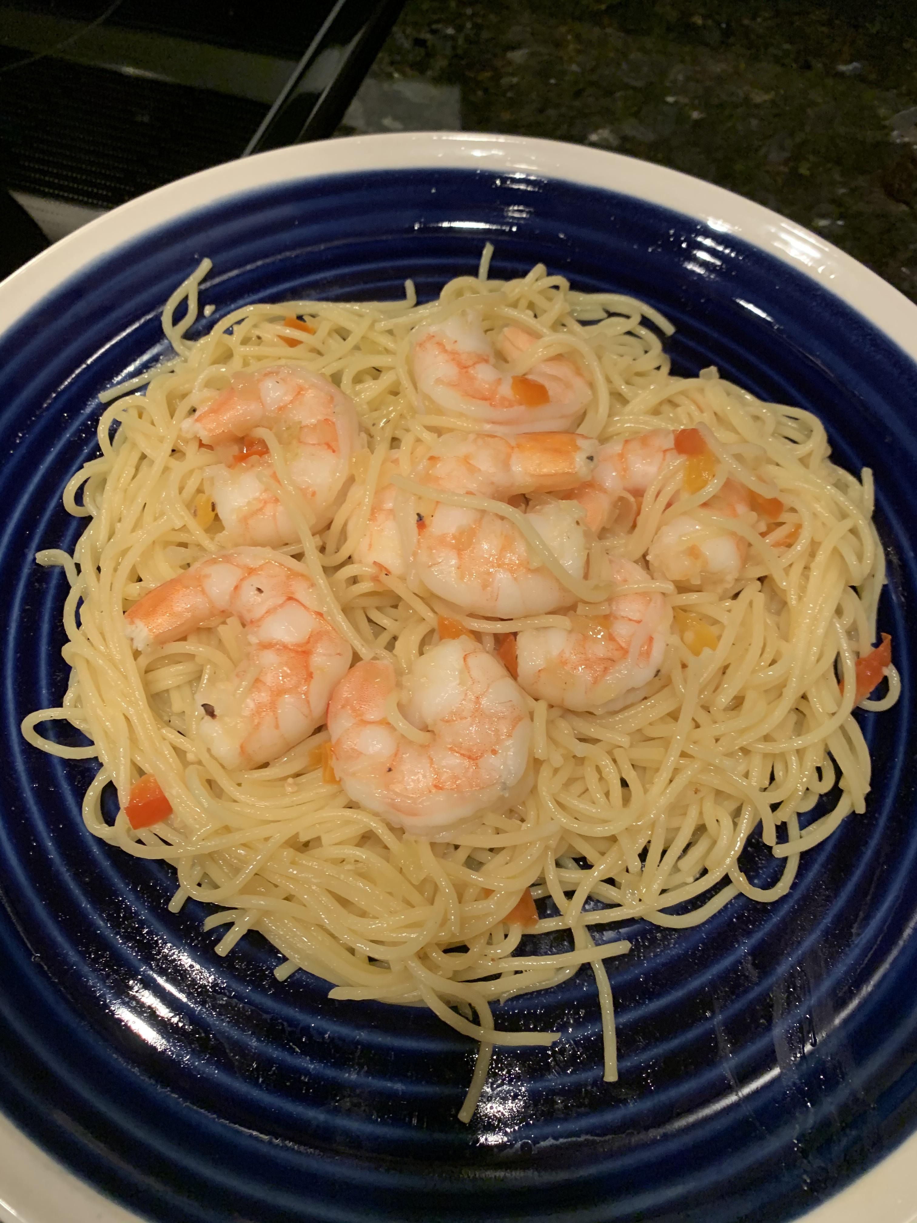 [HOMEMADE] Shrimp with White wine, garlic, butter sauce. r/food