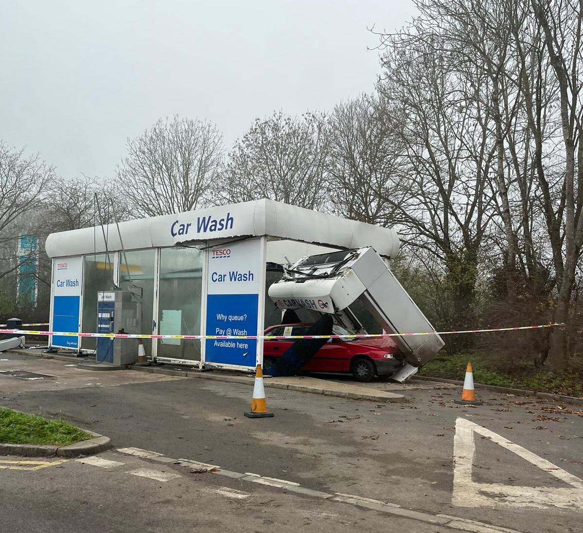 PSA The car wash can be tricky to master; take care. r/CasualUK