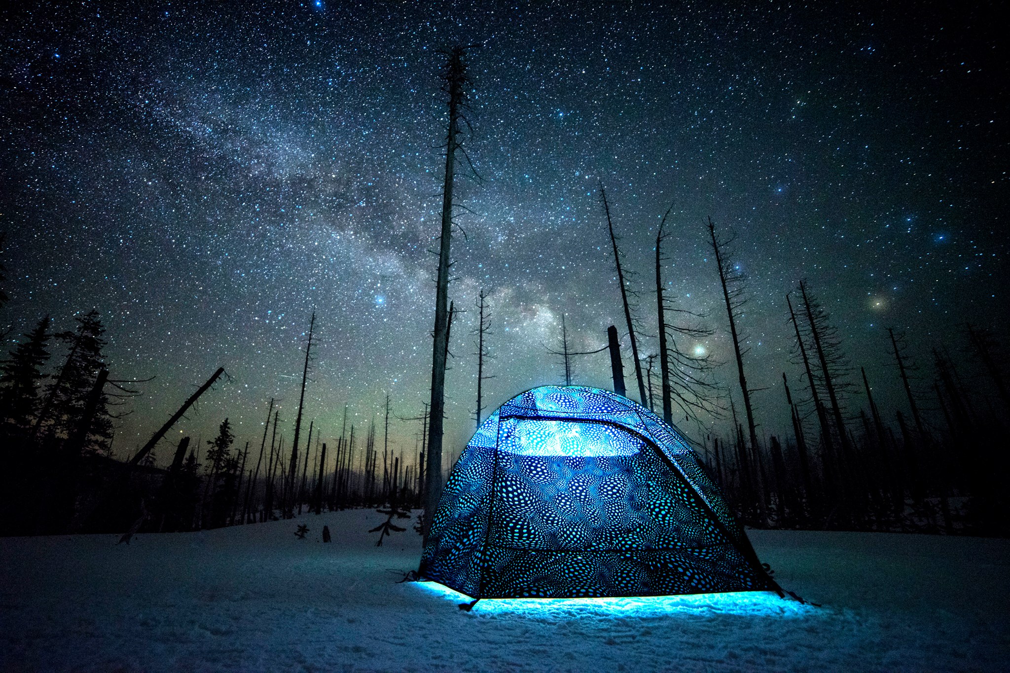Winter camping in Oregon a few months back under the Milky Way. r/camping