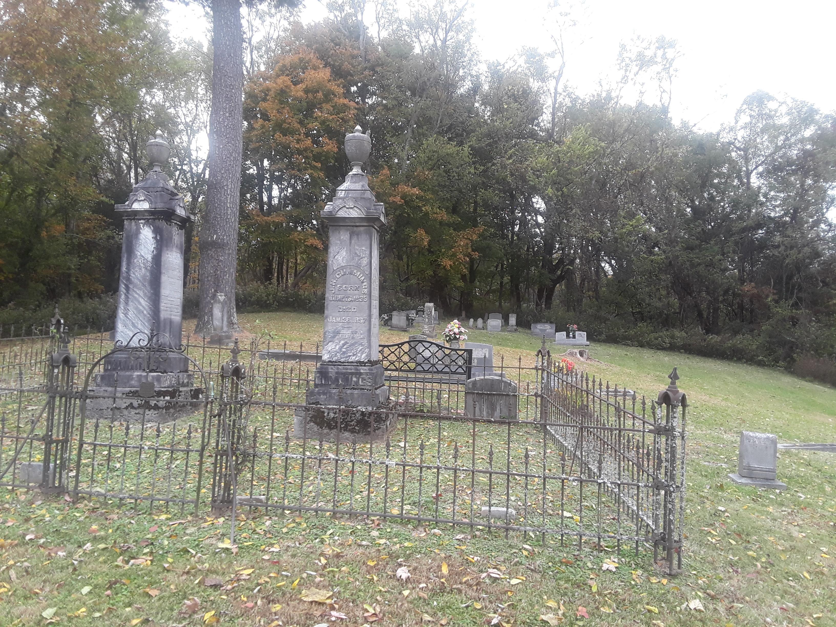 Small cemetery in Tennessee r/CemeteryPorn