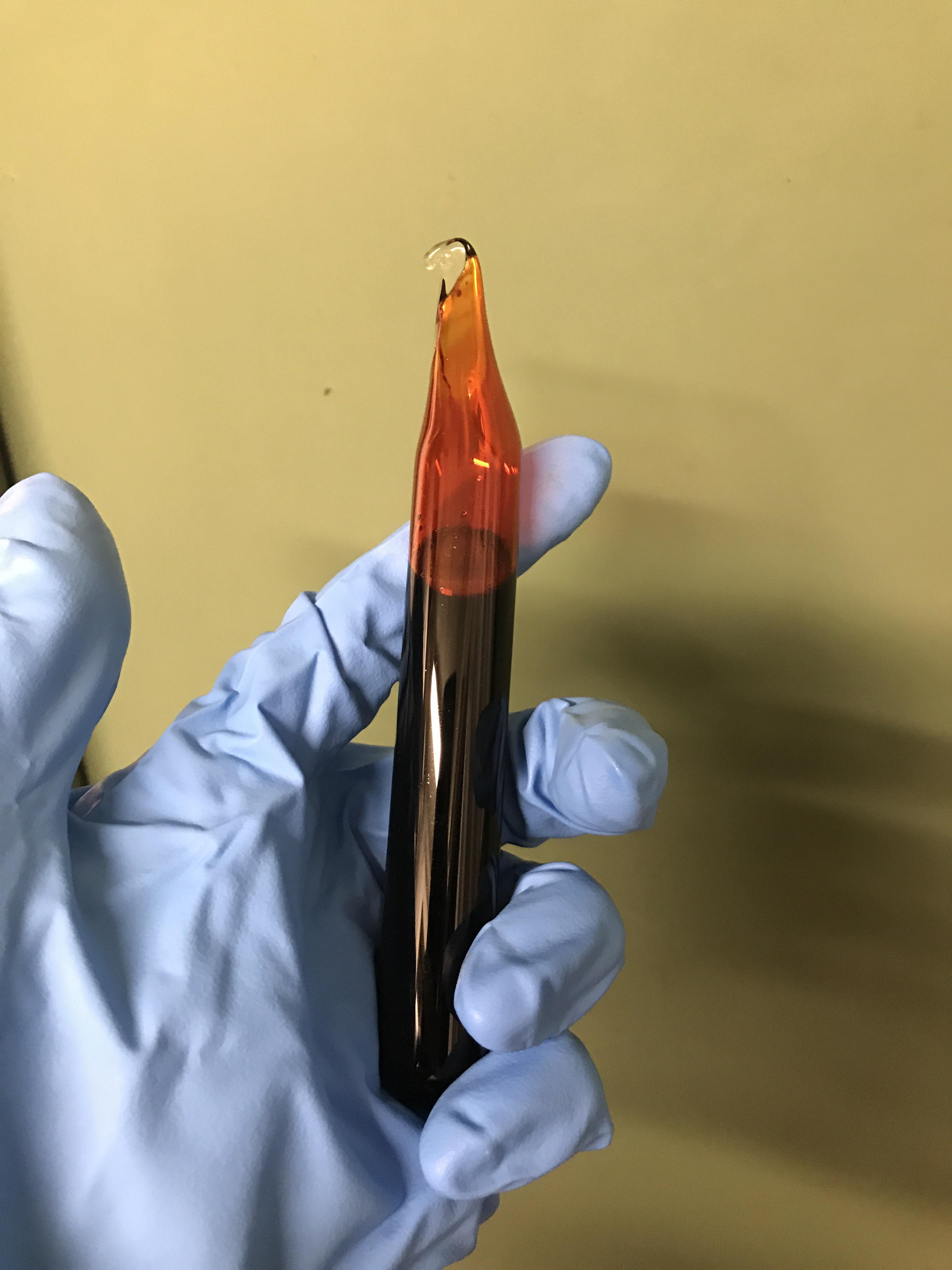Recently destilled bromine ampoule that doesn't wet glass r/chemistry