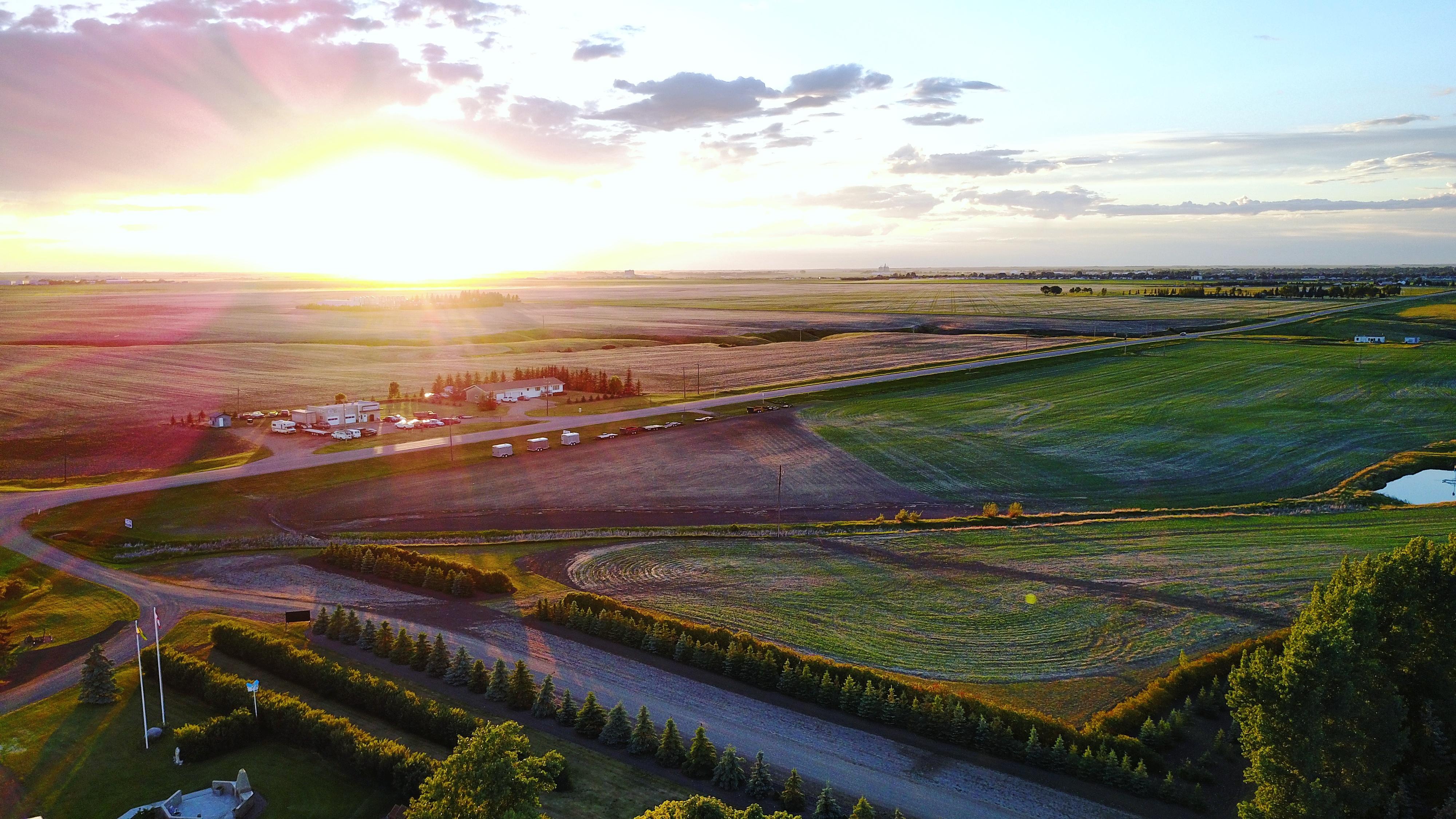 Saskatchewan Sunset [4000x2250][OC] r/SkyPorn