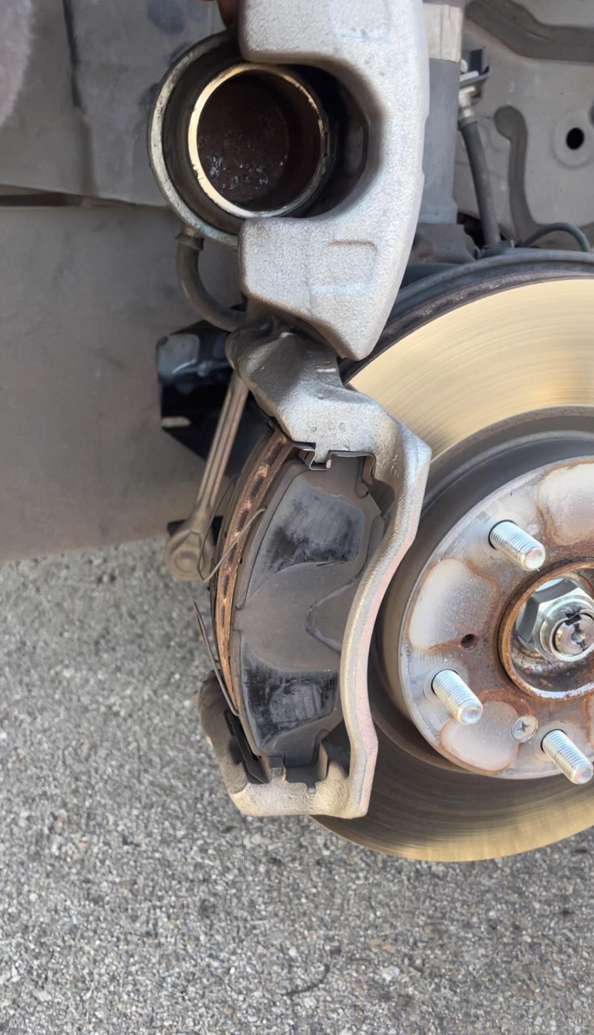 Grinding when braking after new brake pads r/MechanicAdvice