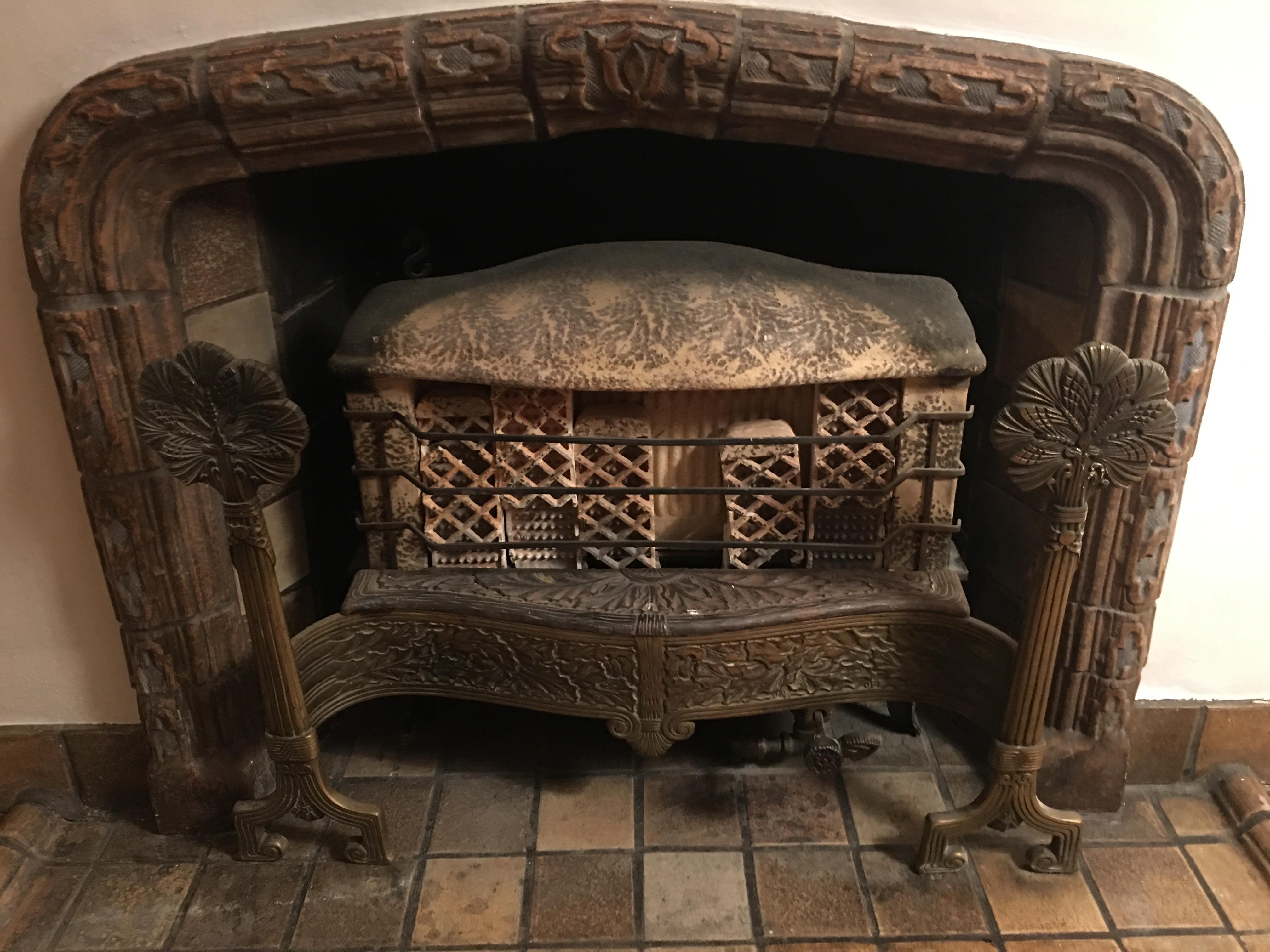 Just moved into a new apartment with an old school gas fireplace. The