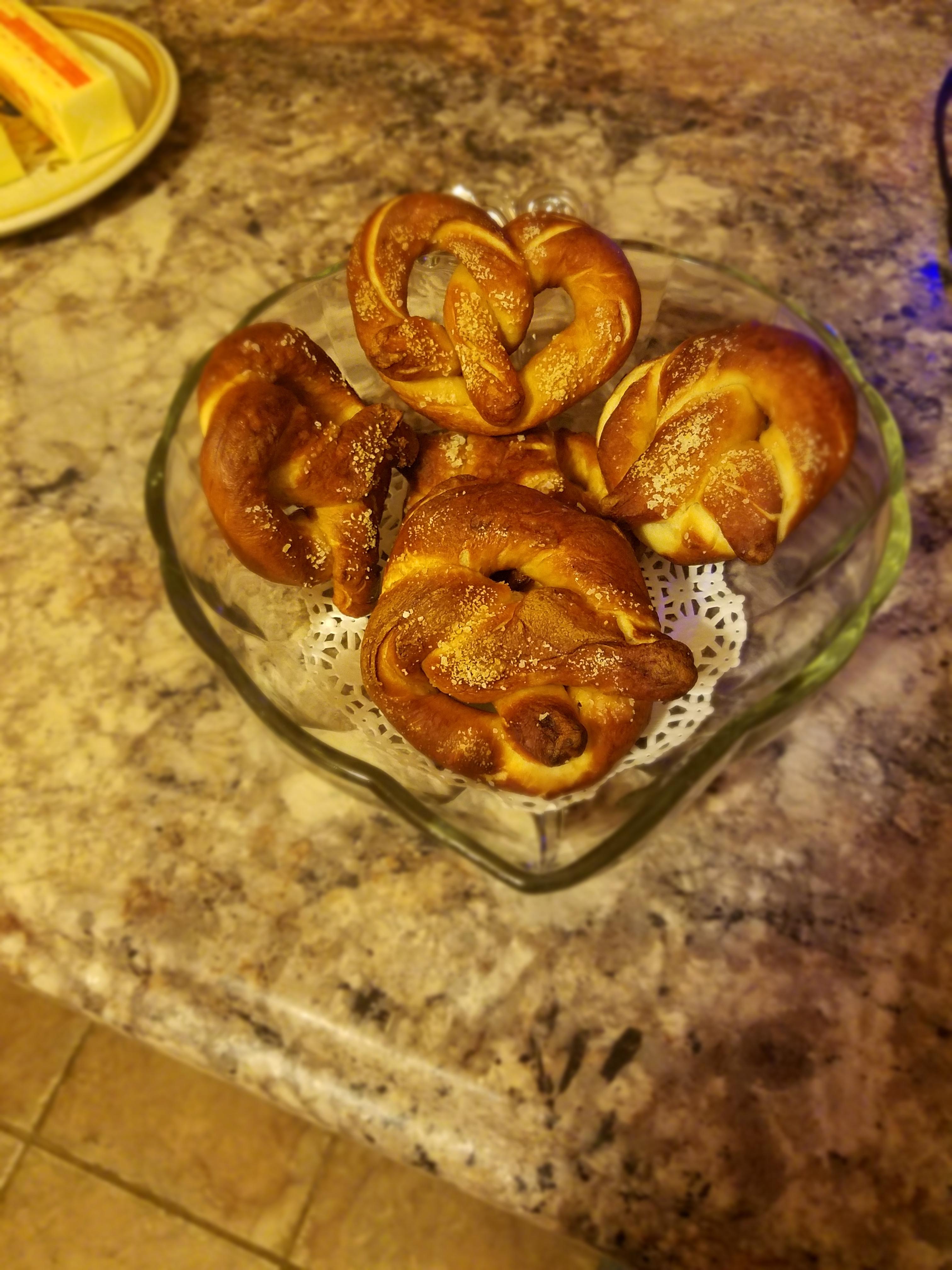 [Homemade] Pennsylvania Dutch Soft Pretzels r/food