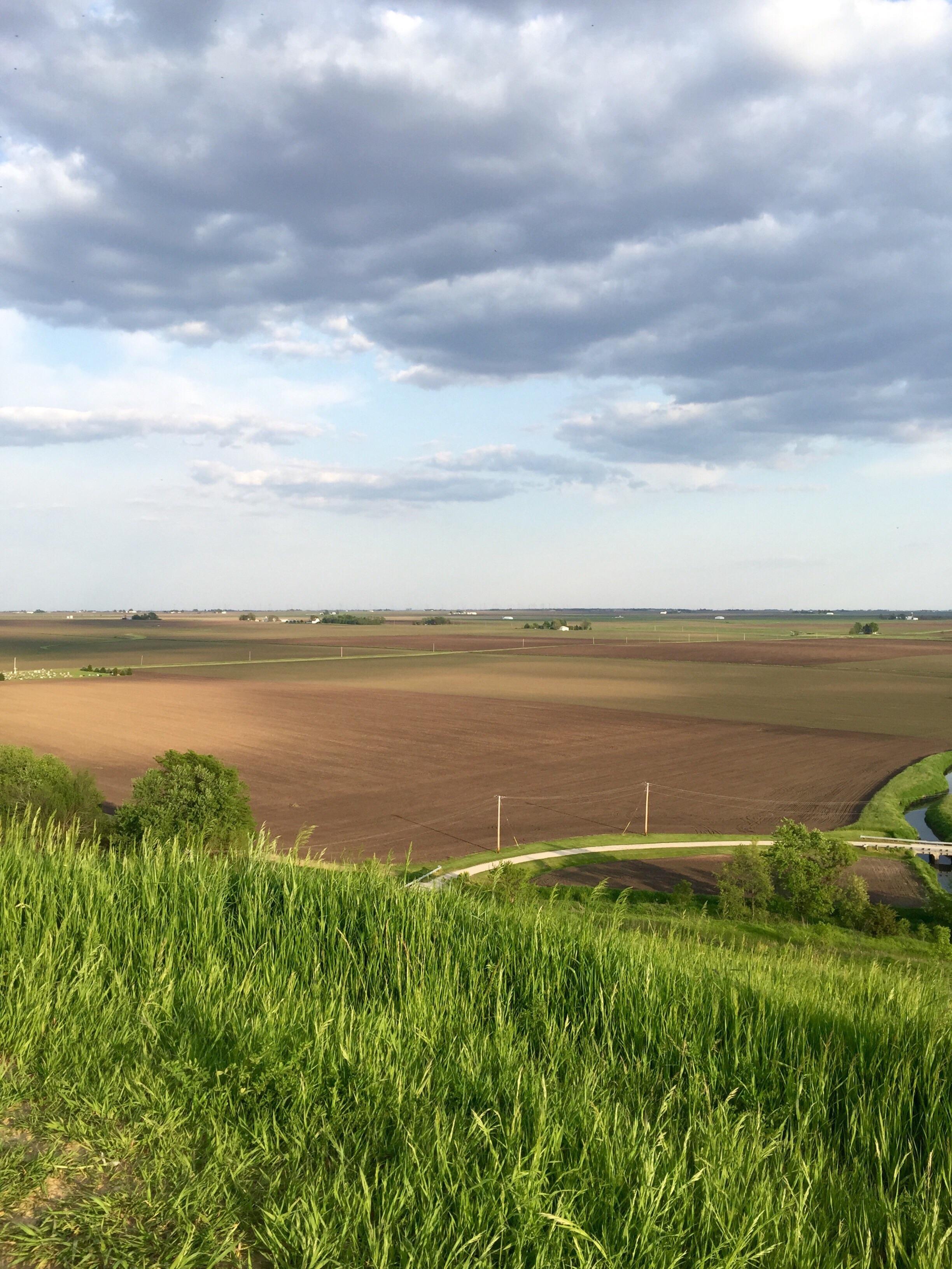 Rural Illinois. [OC] [2448x3264] r/unitedstatesofamerica