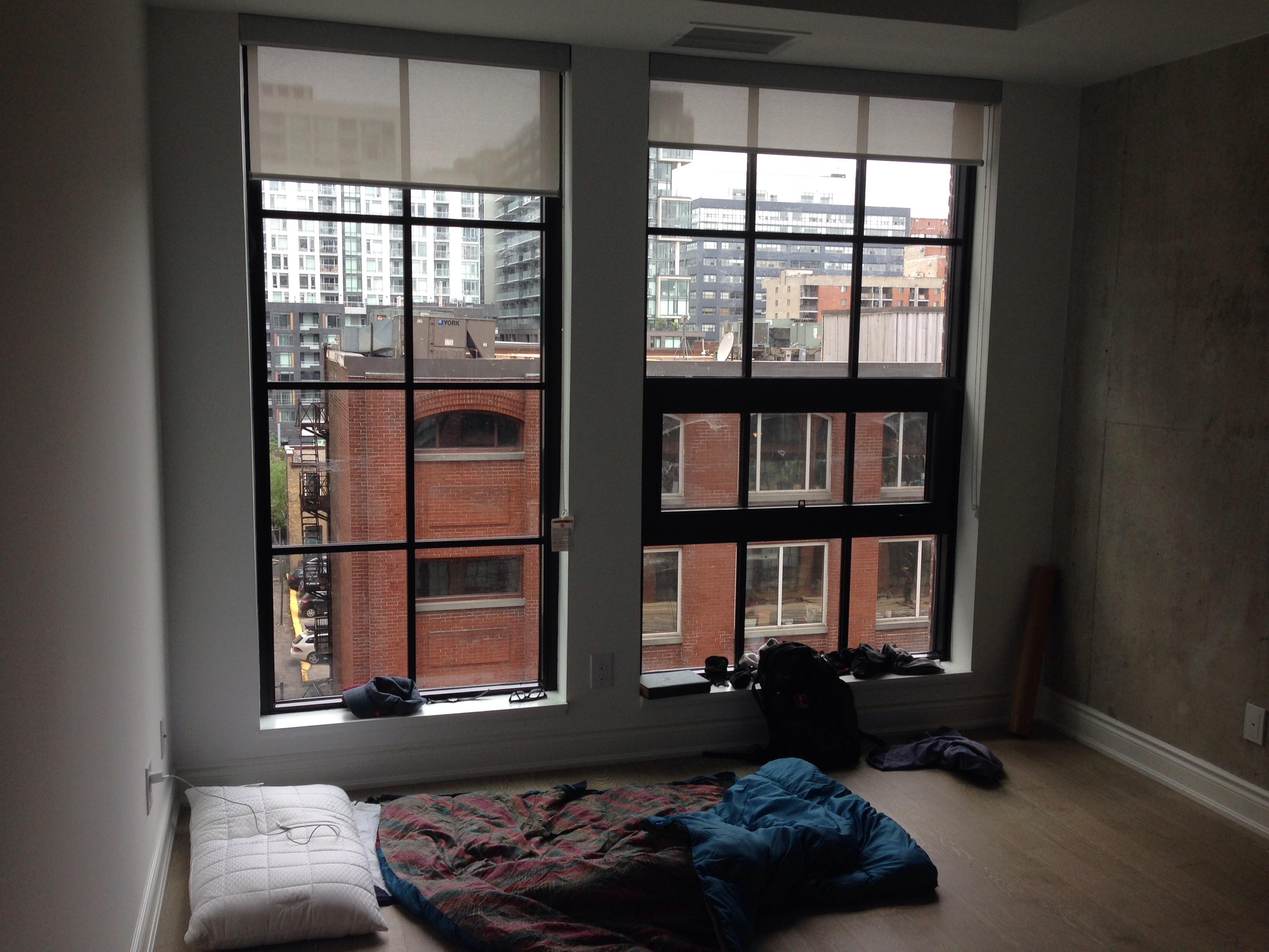 My cozy bachelors apartment in Toronto r/ShittyRoomPorn