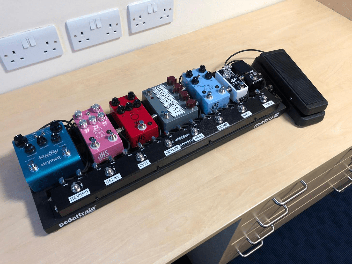 My First Pedalboard! r/guitarpedals