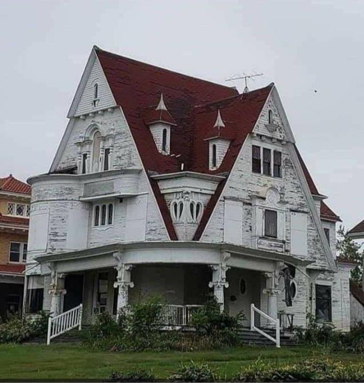 Beautiful abandoned house. Iowa United States r/abandoned