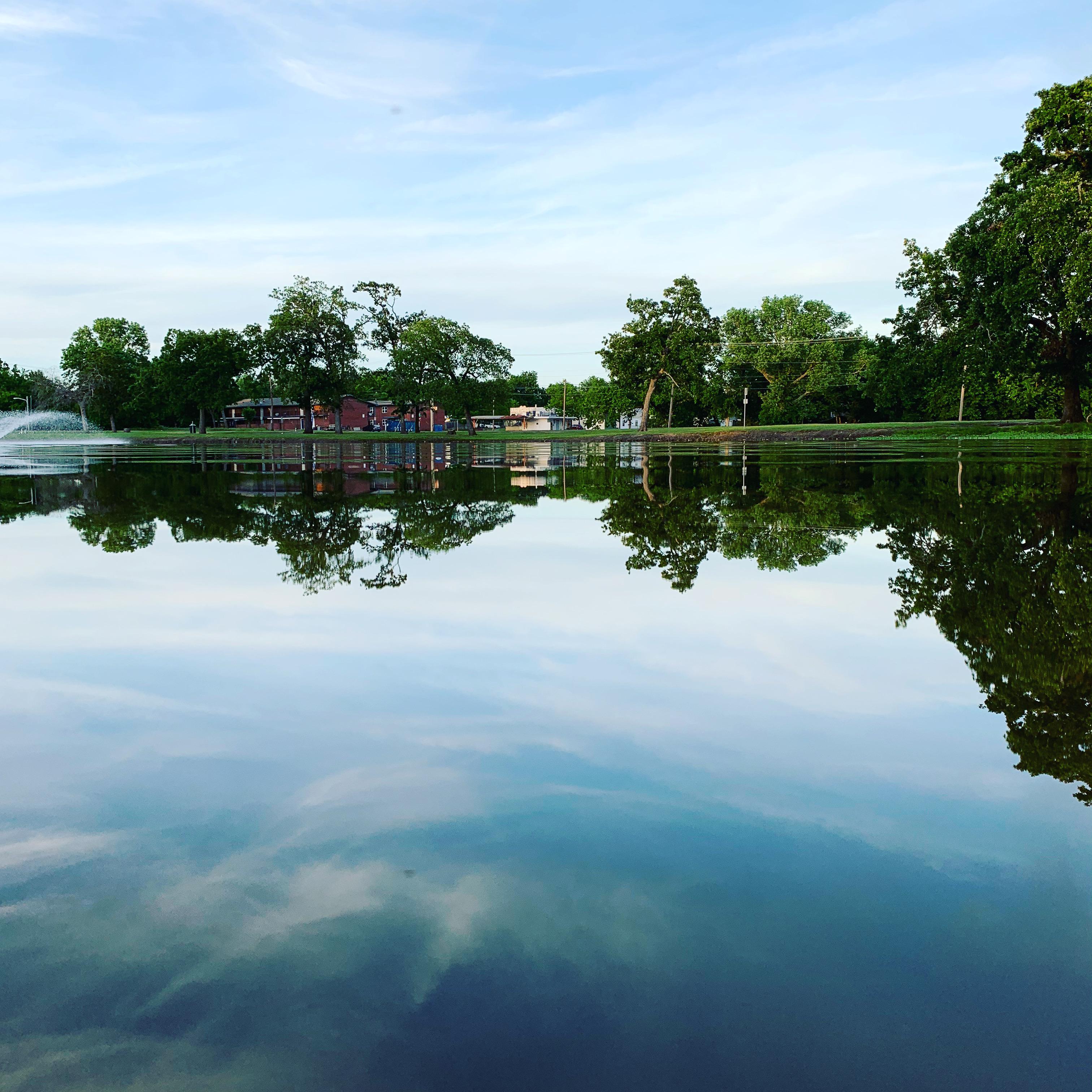 Small little pond r/photos