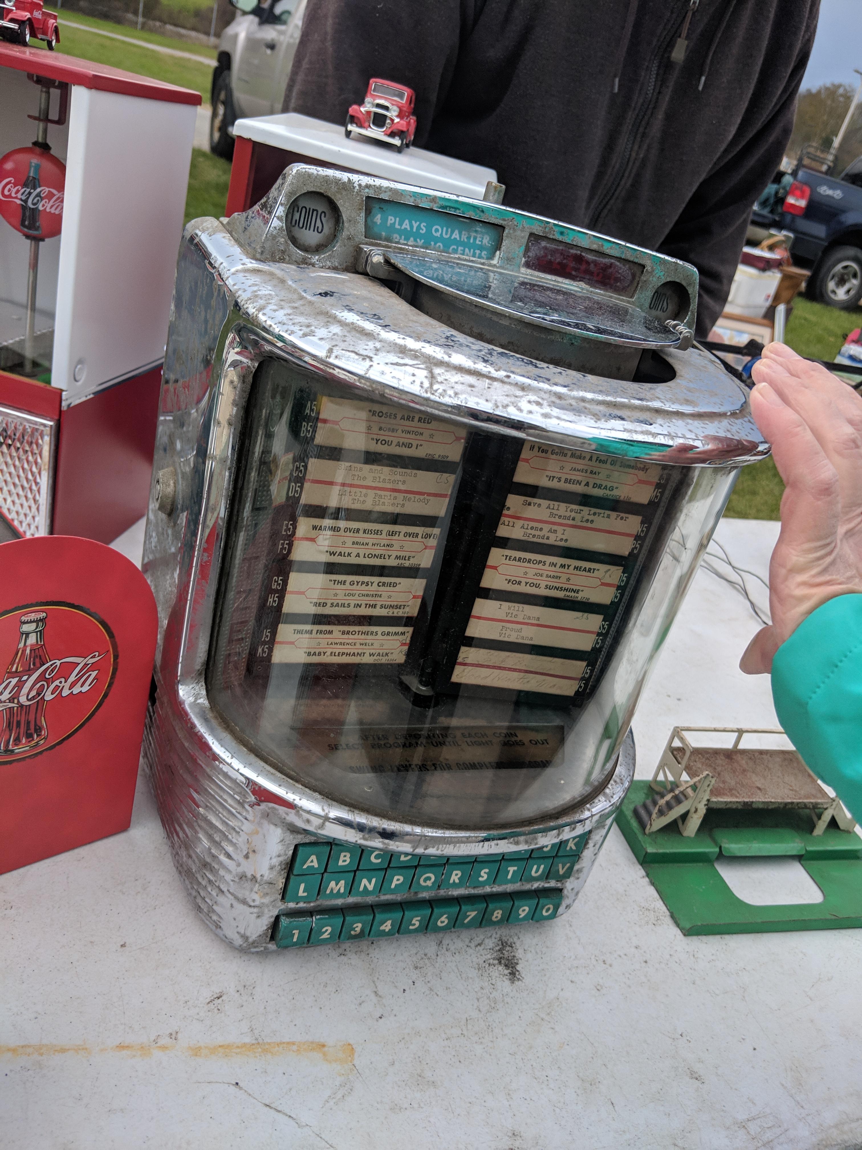 Found a 1950s table top jukebox at the flea market a few weeks ago. r