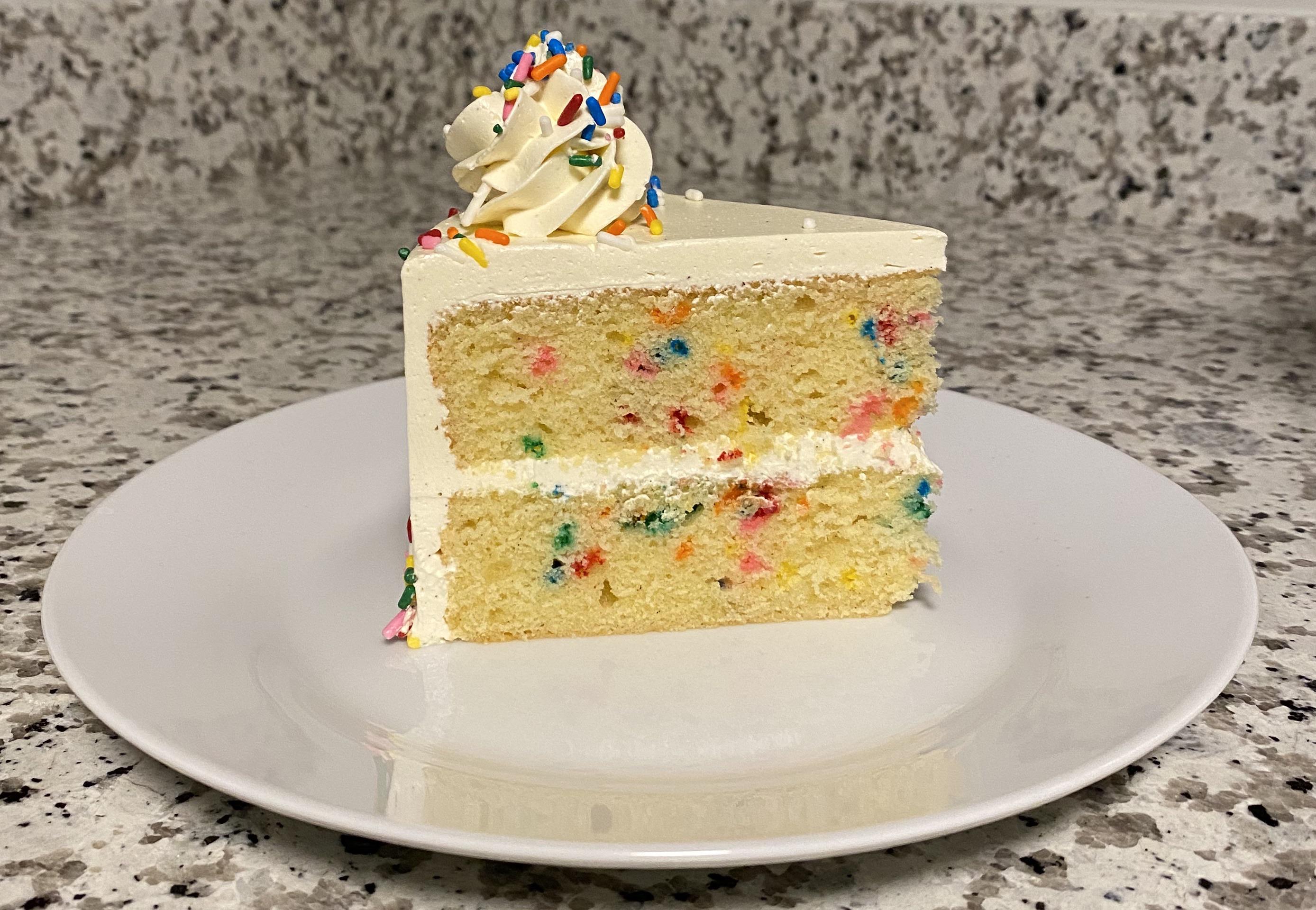 Slice of the vanilla bean Confetti cake I made. r/Cakes