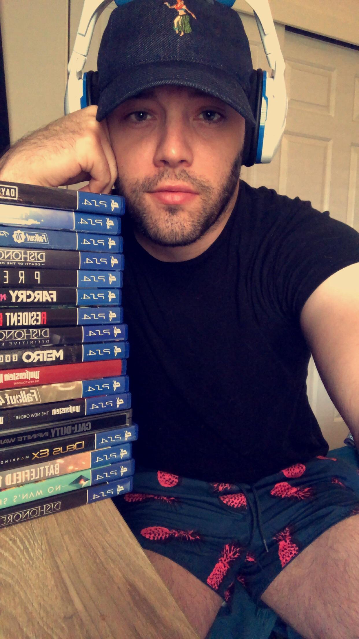 Swim trunks. Video games. And too much coffee= r/GaymersGoneMild