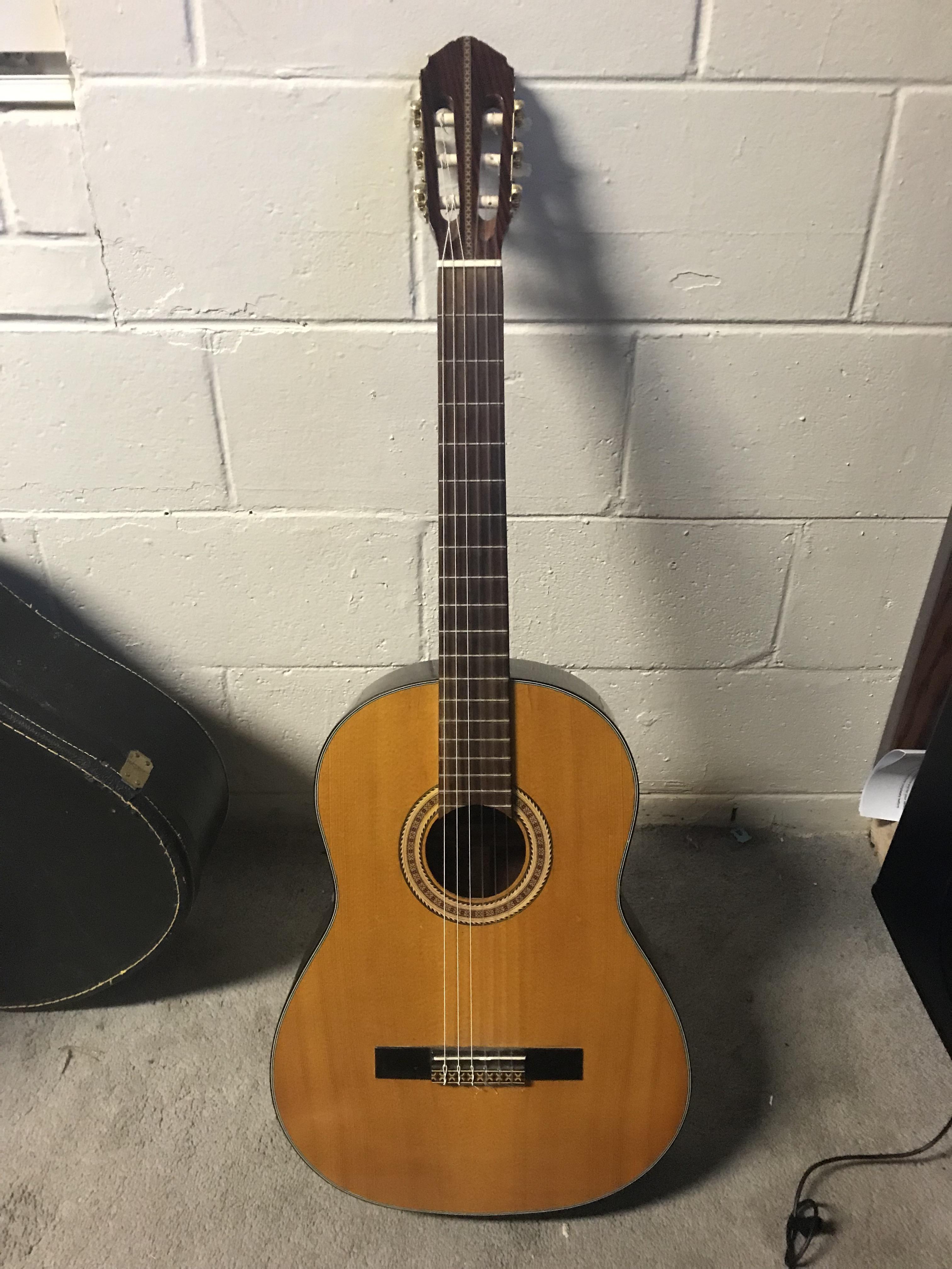 Anyone know where I could find the value of this guitar? It’s a