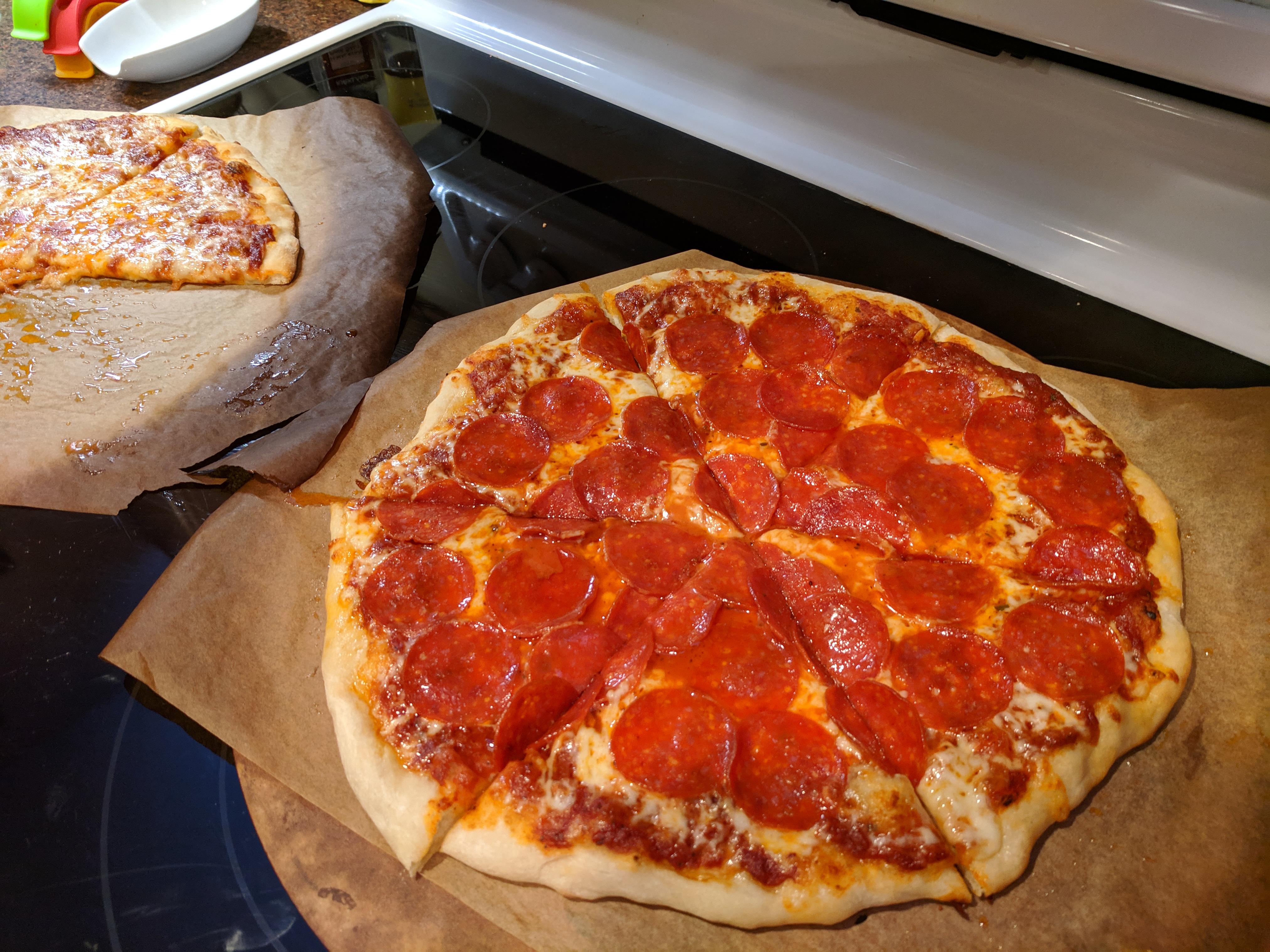 [Homemade] Pepperoni pizza r/food