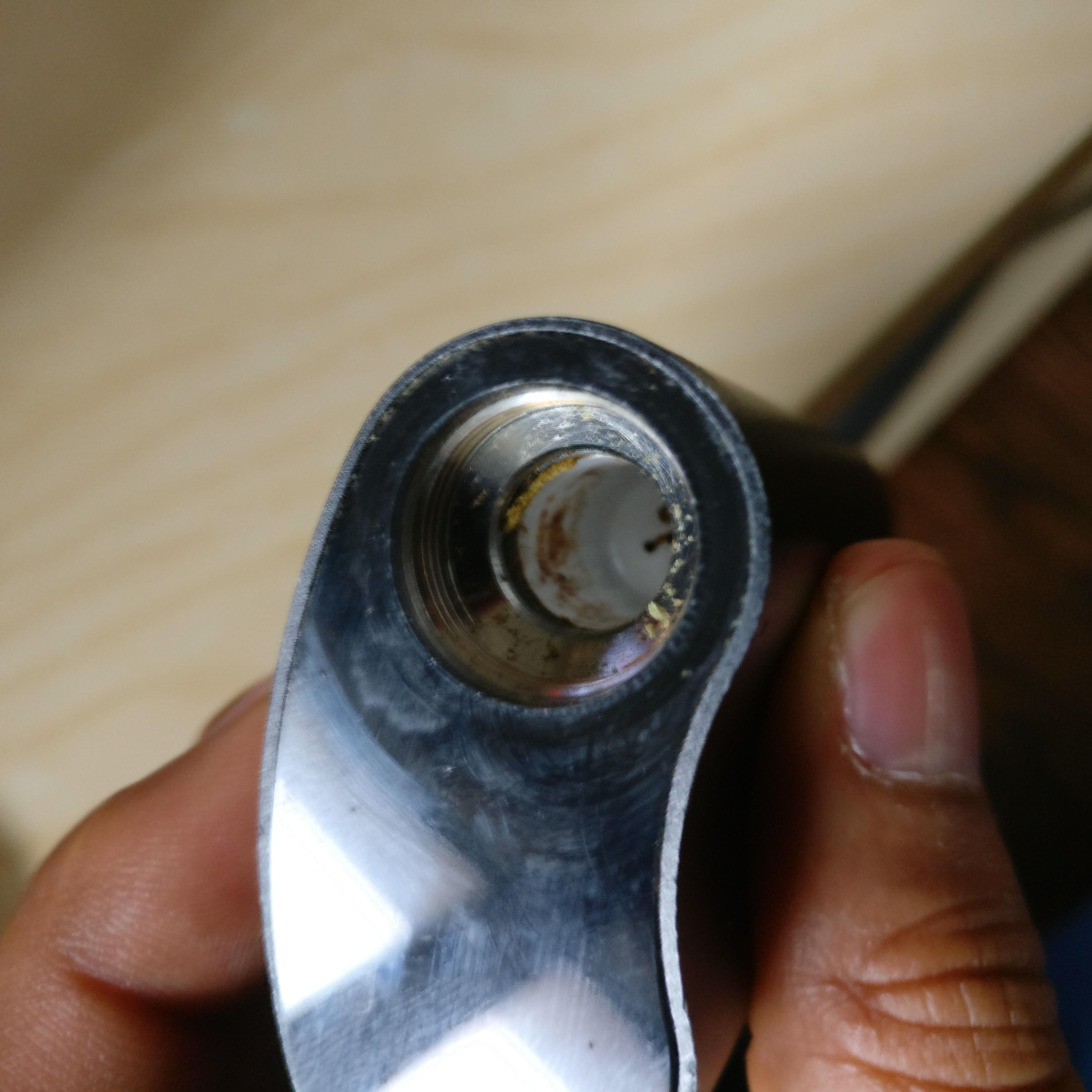 Best way to clean sticky oil residue? r/vaporents