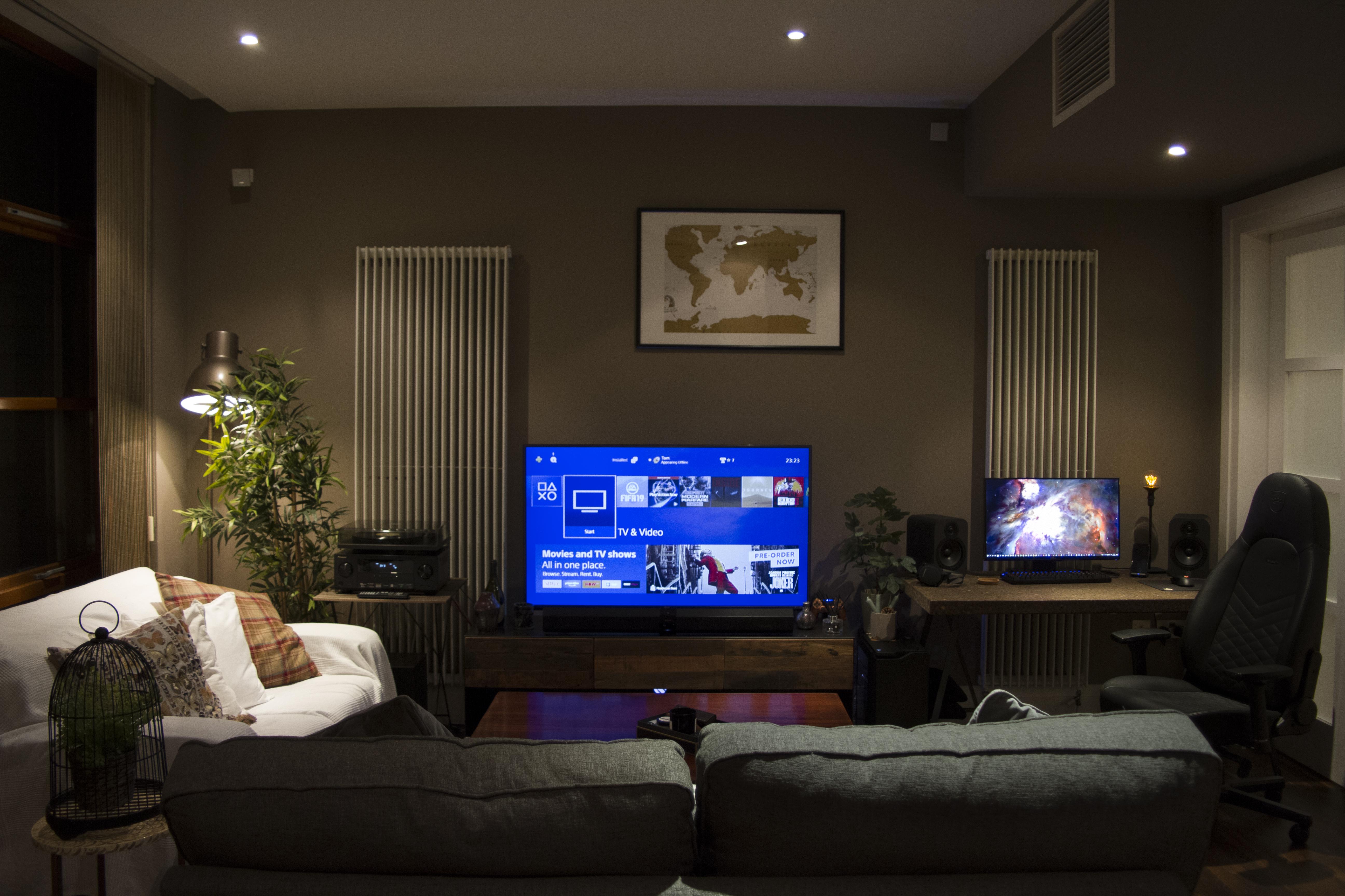 My living room in Northern Ireland r/malelivingspace