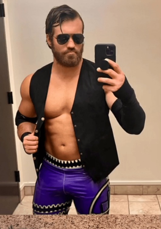 Alex Arsenal WrestleWithThePackage